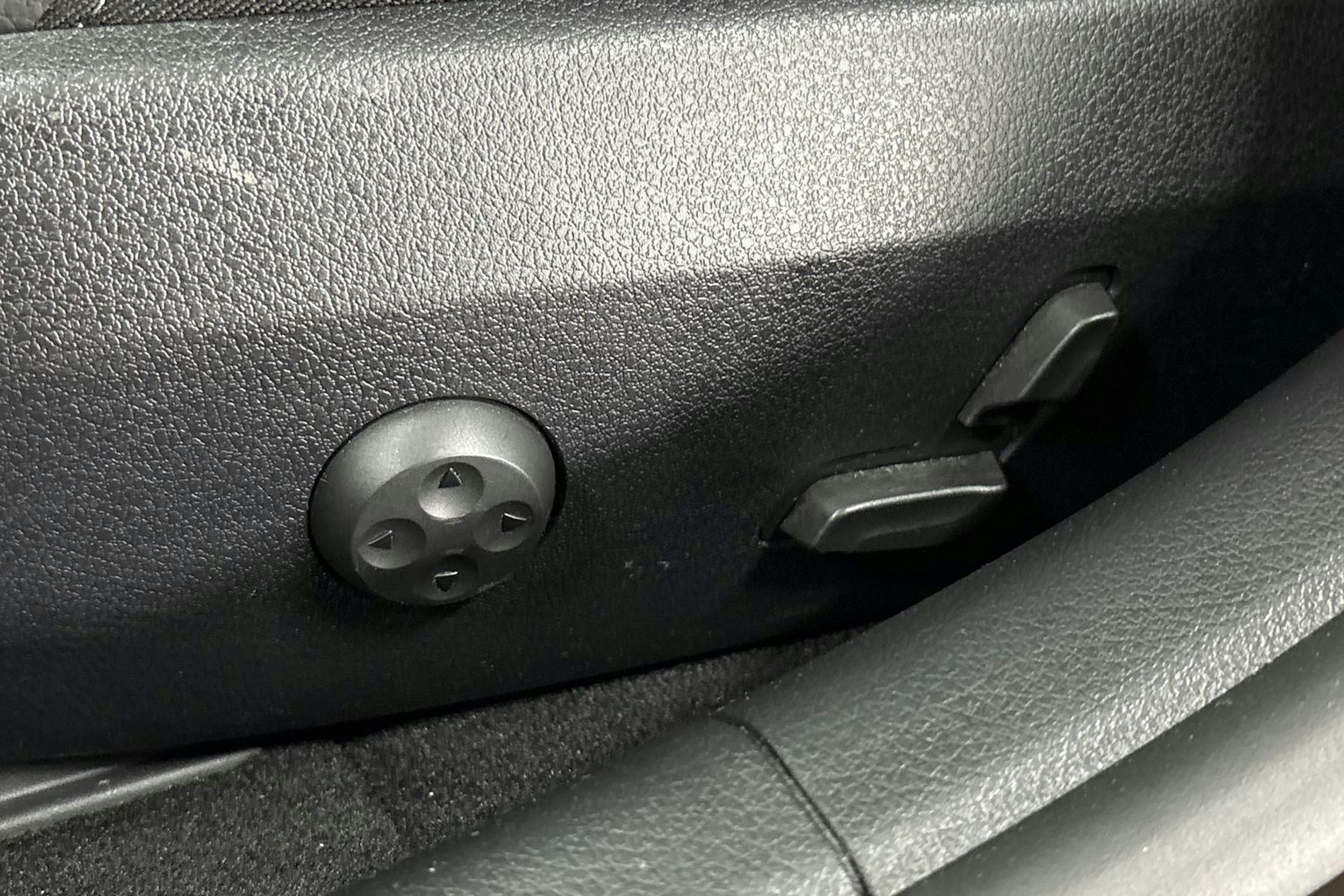 Musta Mercedes-Benz C 2023 kuva 23.