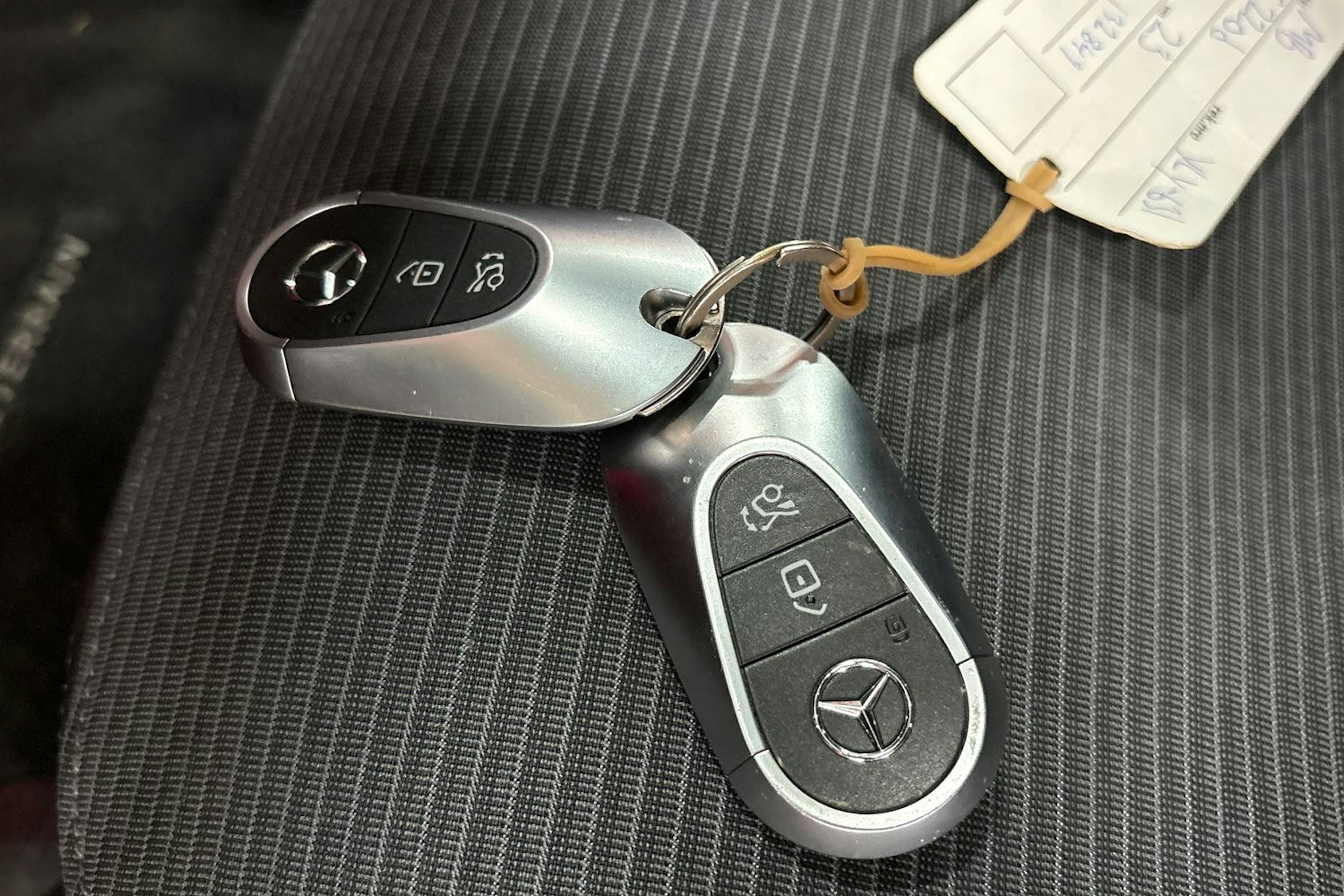 Musta Mercedes-Benz C 2023 kuva 28.