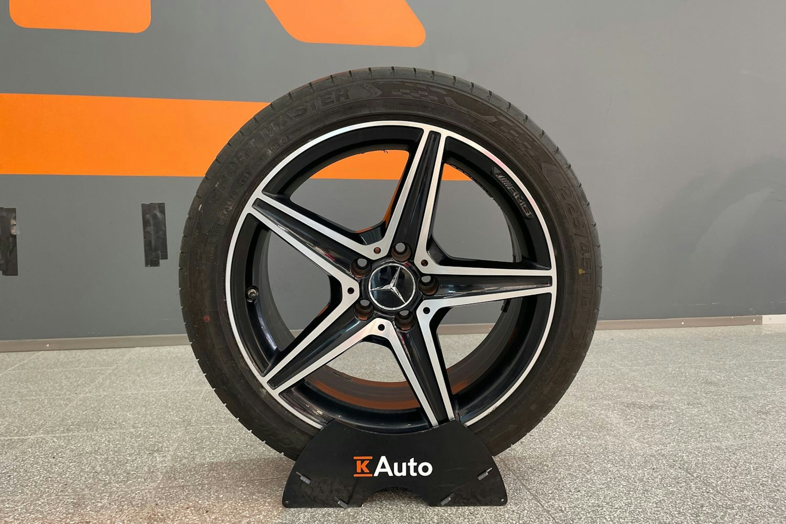 sininen Mercedes-Benz C 43 AMG 2017 kuva 13.