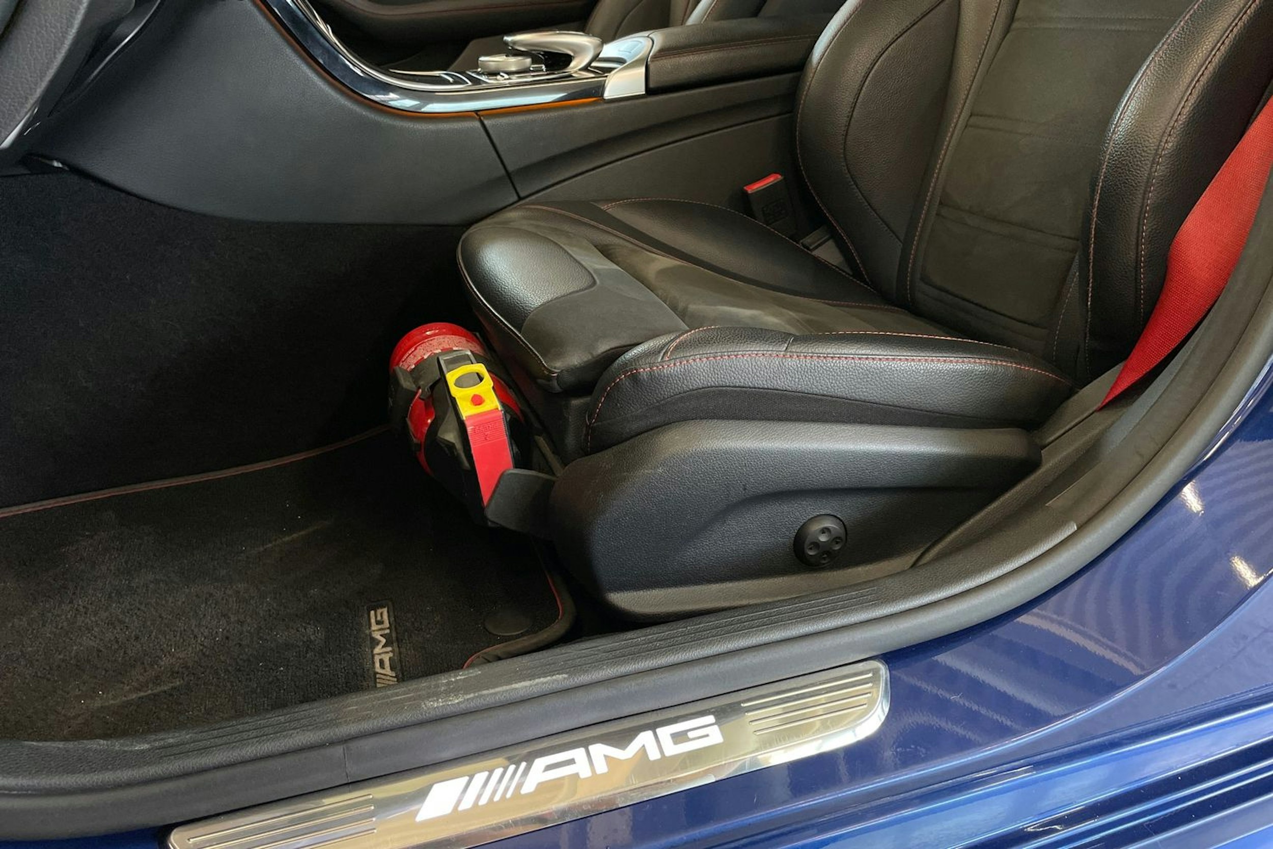 sininen Mercedes-Benz C 43 AMG 2017 kuva 25.