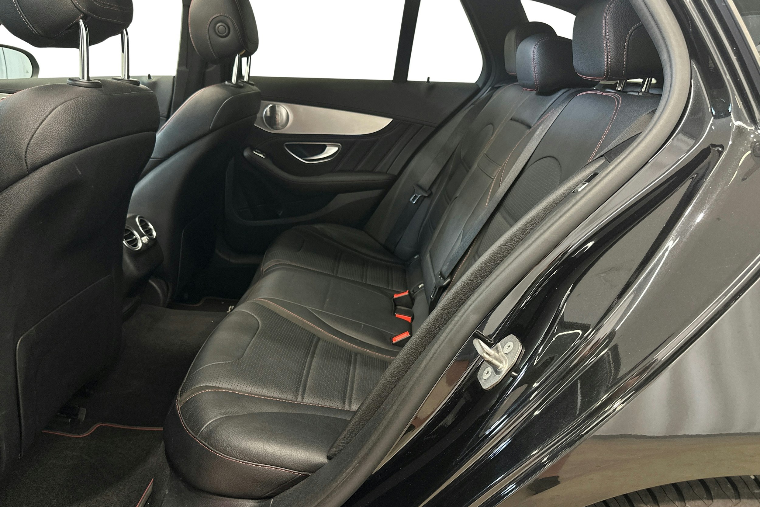 musta Mercedes-Benz C 43 AMG 2017 kuva 10.