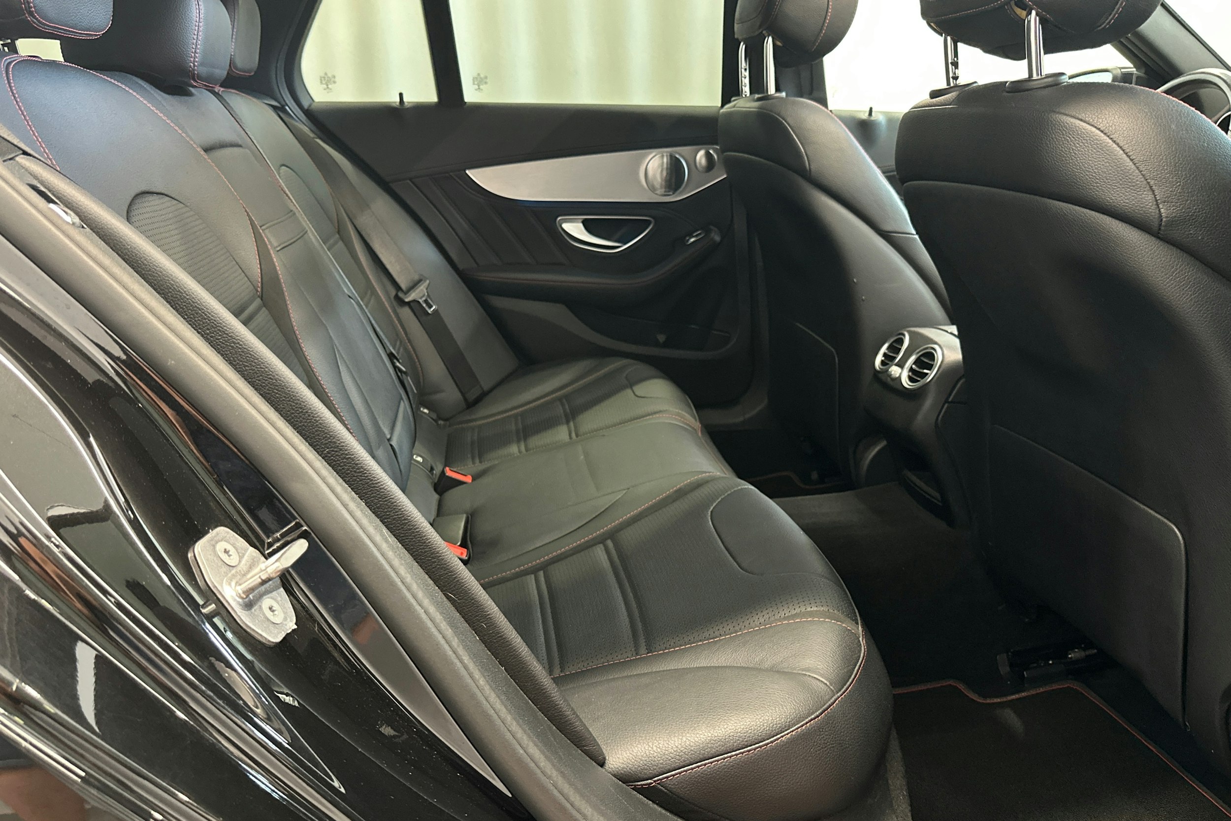 musta Mercedes-Benz C 43 AMG 2017 kuva 14.