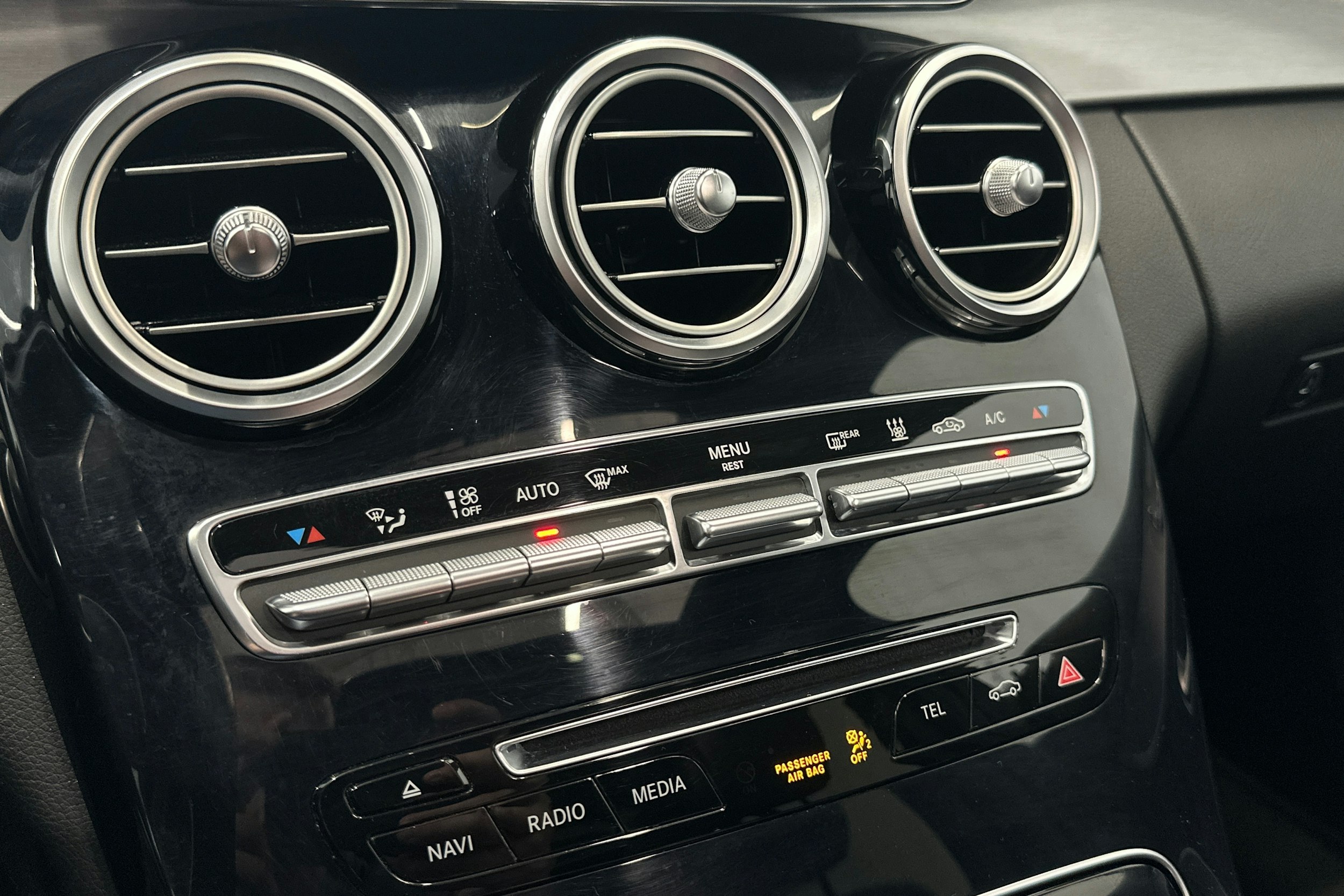 musta Mercedes-Benz C 43 AMG 2017 kuva 27.