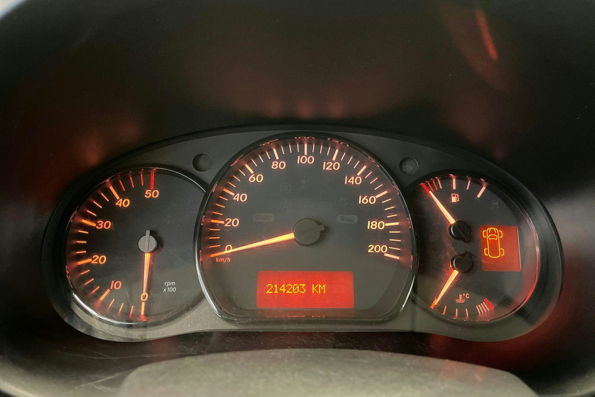 Harmaa Mercedes-Benz CITAN 2013 kuva 9.