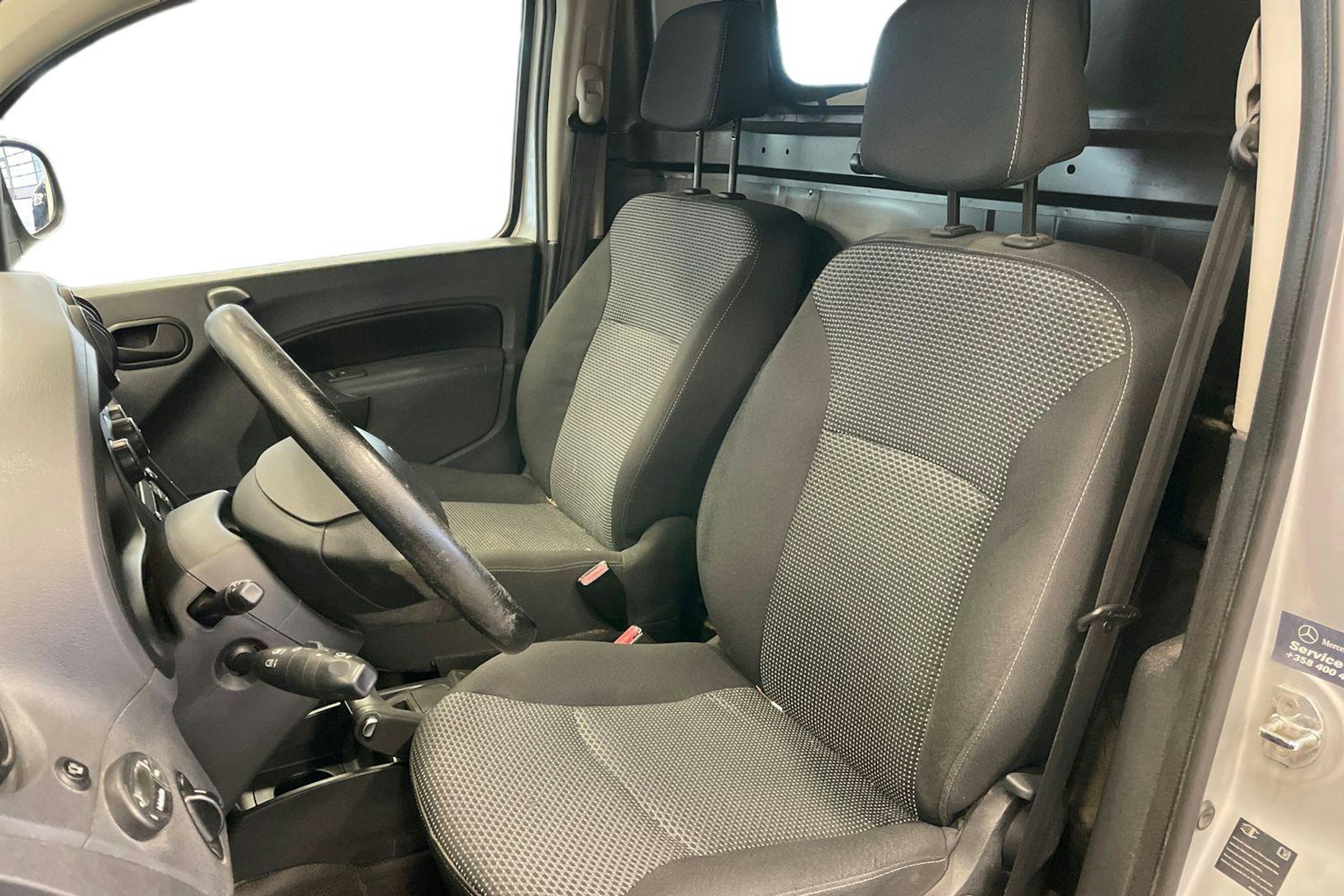 Harmaa Mercedes-Benz CITAN 2013 kuva 10.