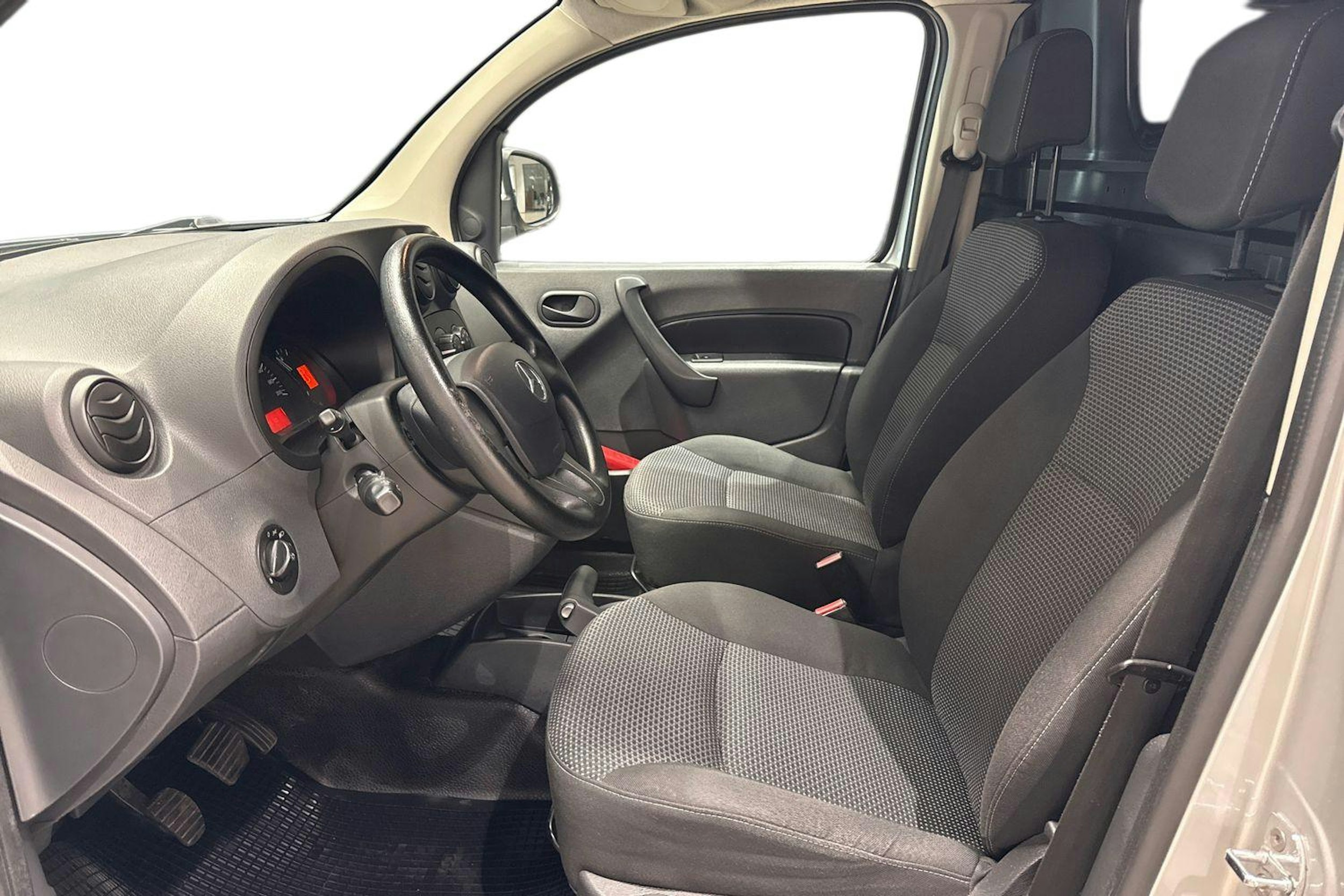 Harmaa Mercedes-Benz CITAN 2013 kuva 9.