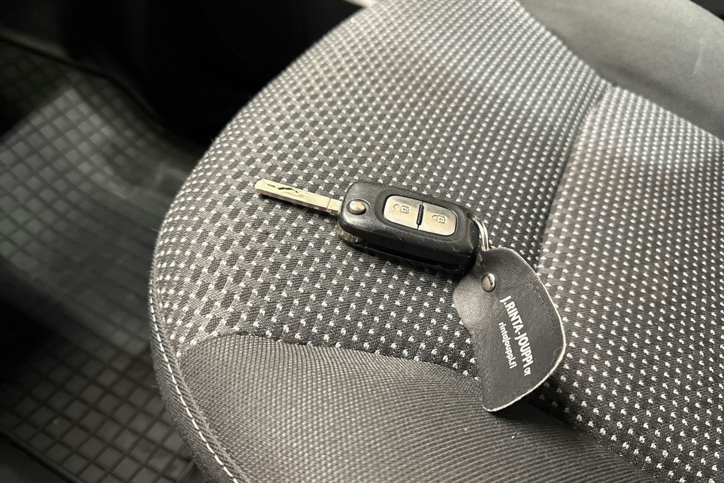 Harmaa Mercedes-Benz CITAN 2013 kuva 20.