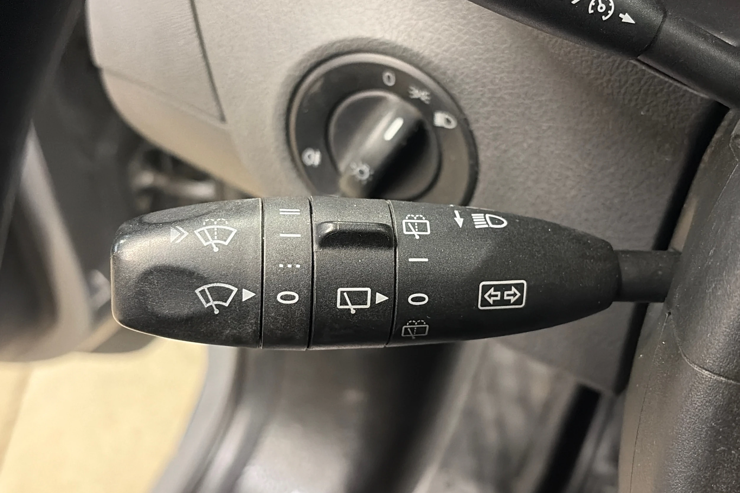 Harmaa Mercedes-Benz CITAN 2014 kuva 14.