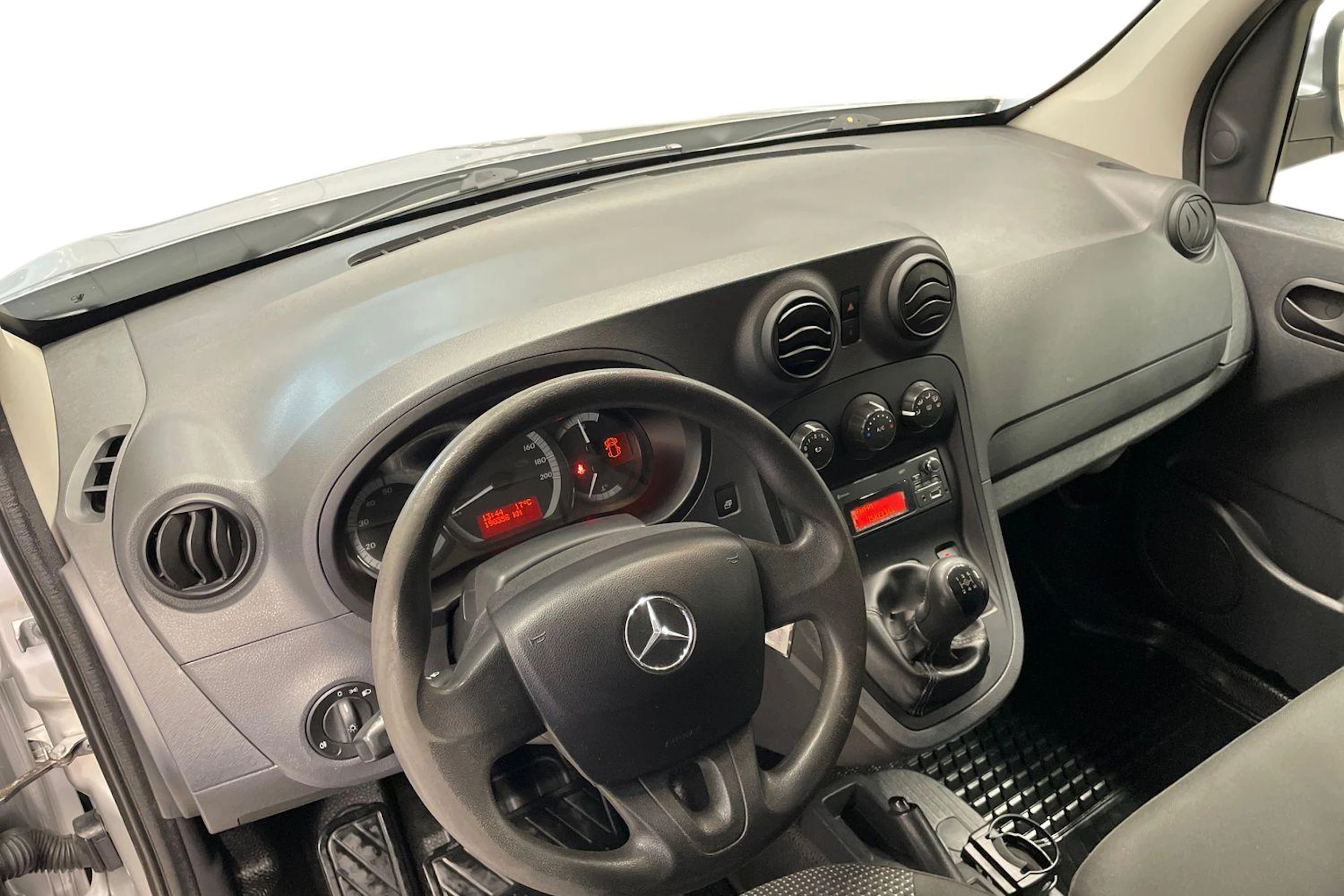 Harmaa Mercedes-Benz CITAN 2016 kuva 9.