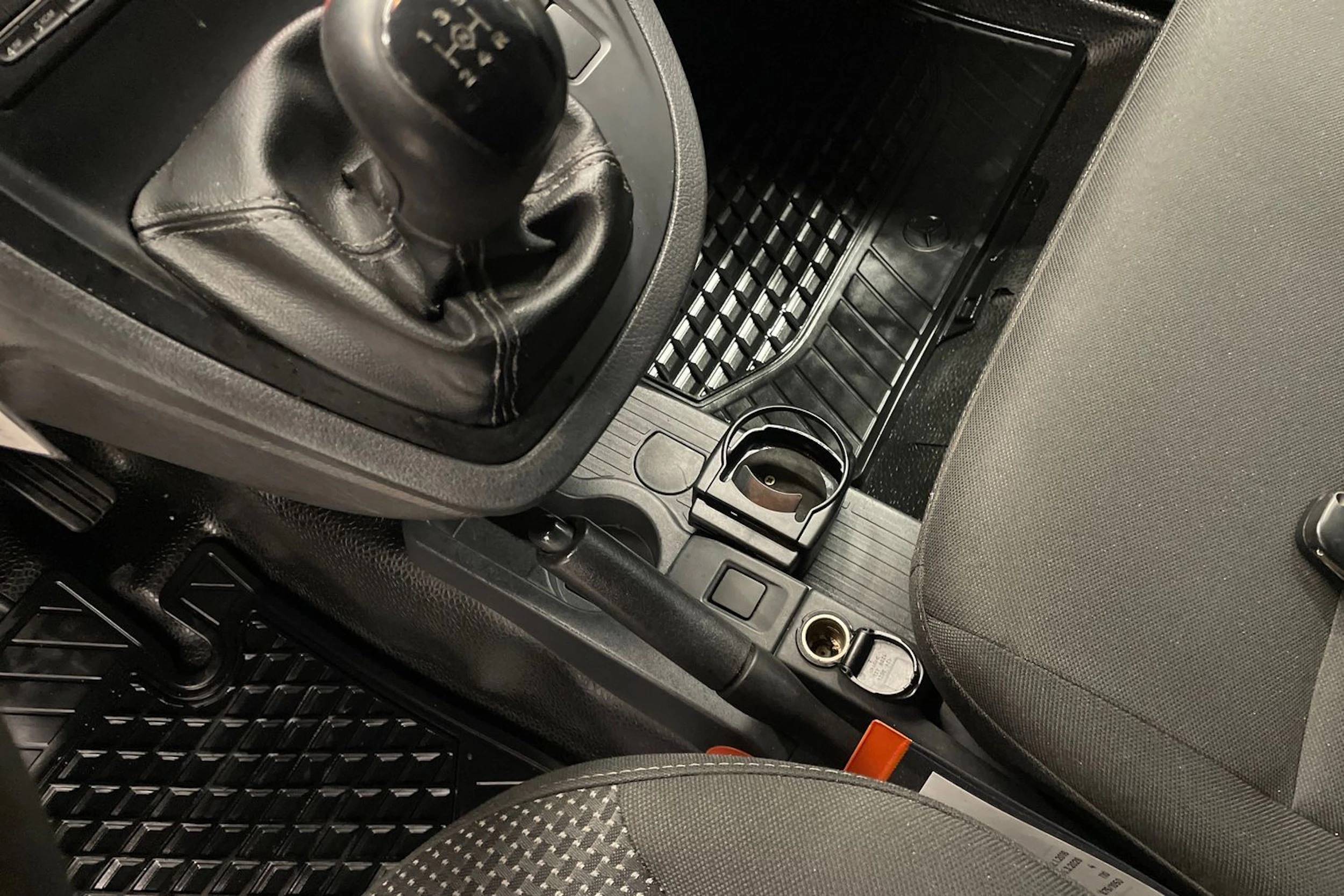 Harmaa Mercedes-Benz CITAN 2016 kuva 18.