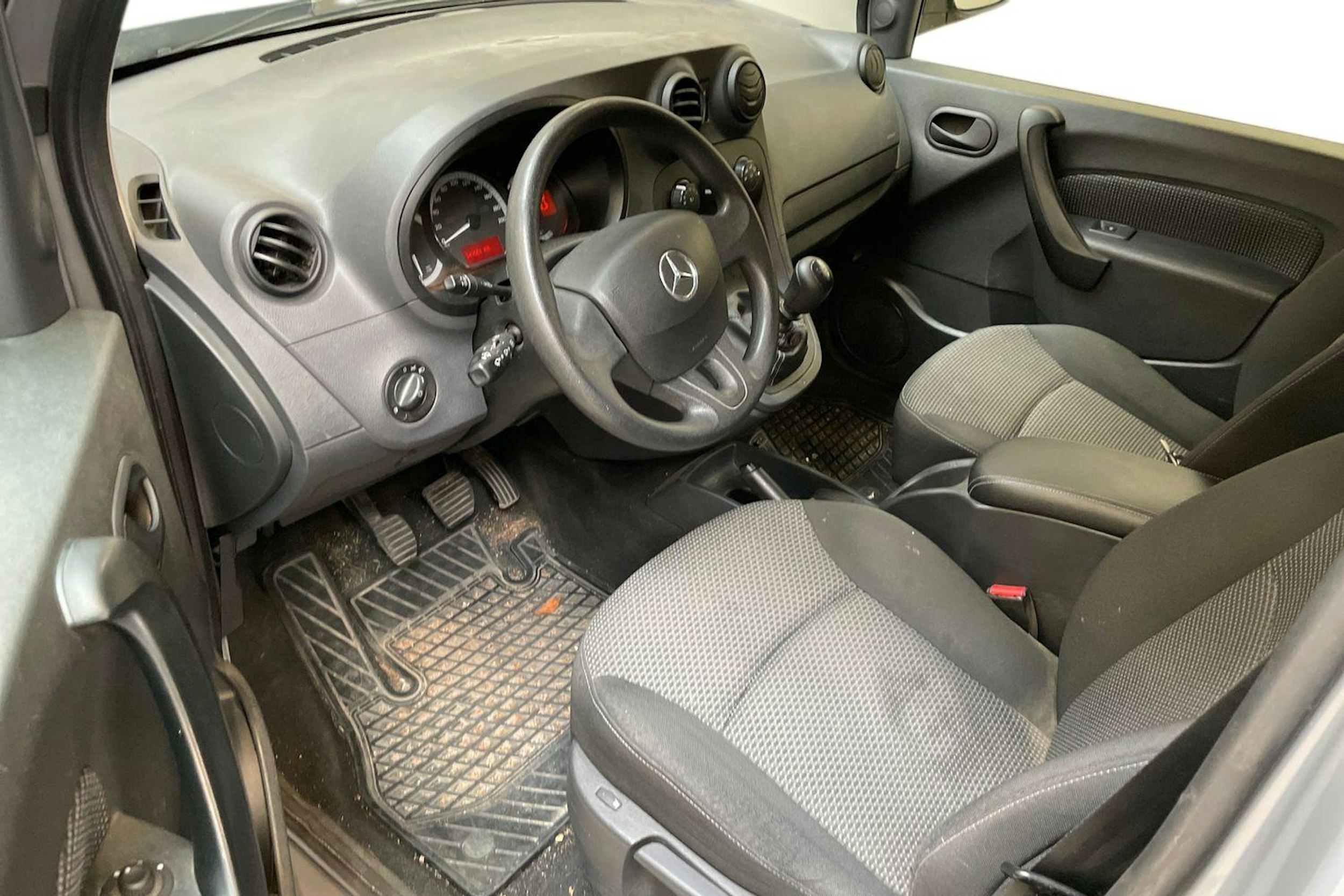 harmaa Mercedes-Benz Citan 2017 kuva 3.