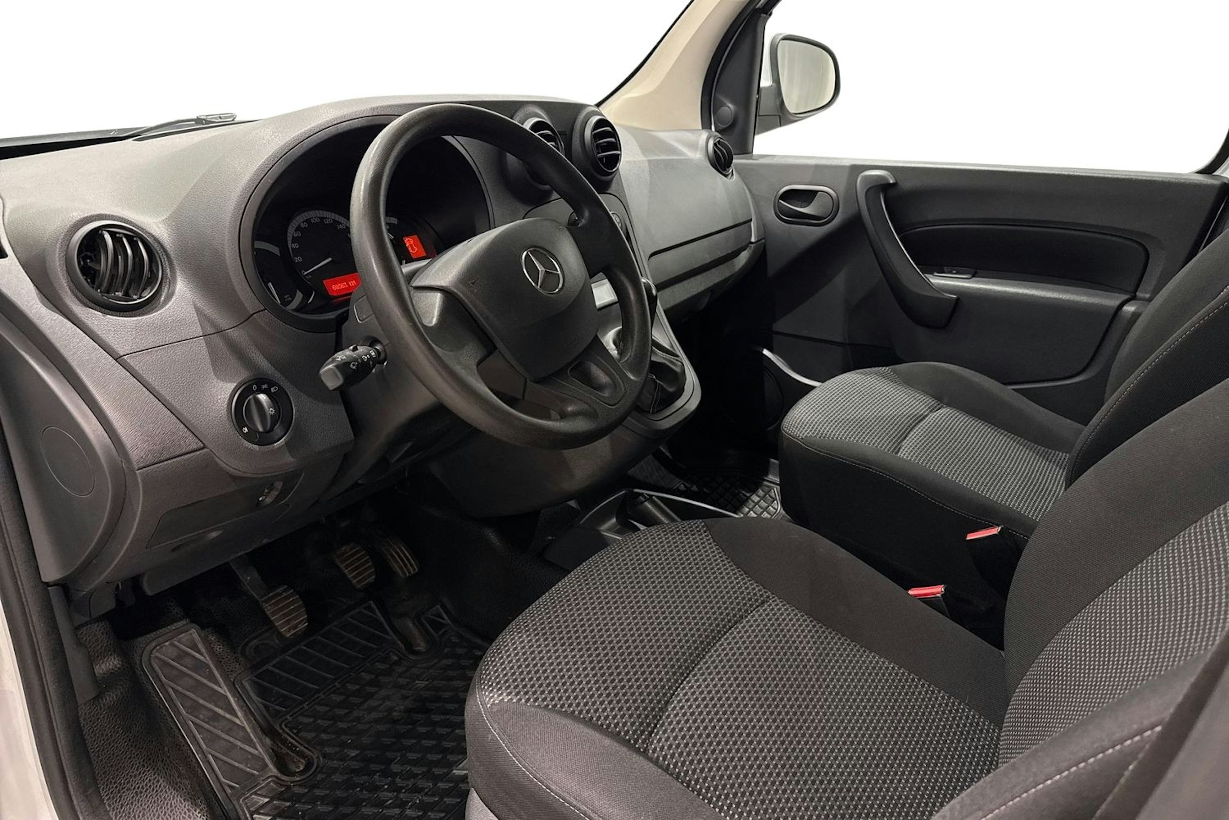 valkoinen Mercedes-Benz Citan 2019 kuva 7.