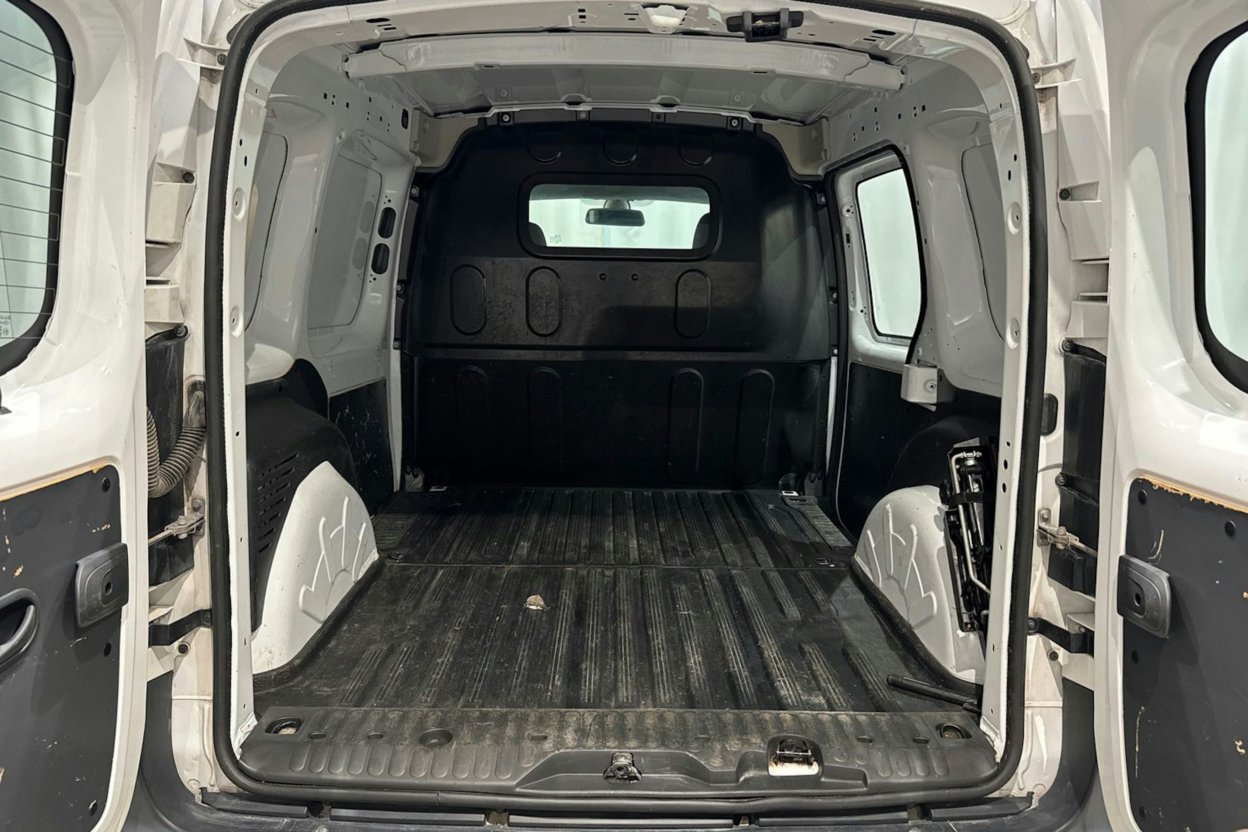 valkoinen Mercedes-Benz Citan 2019 kuva 13.