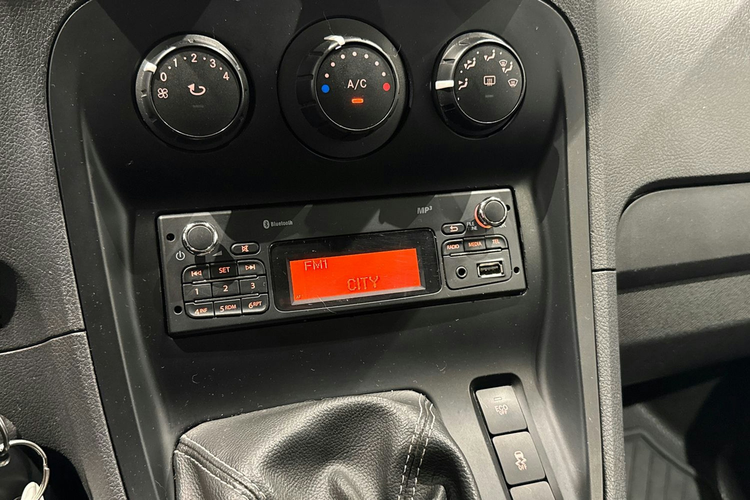 valkoinen Mercedes-Benz Citan 2019 kuva 16.