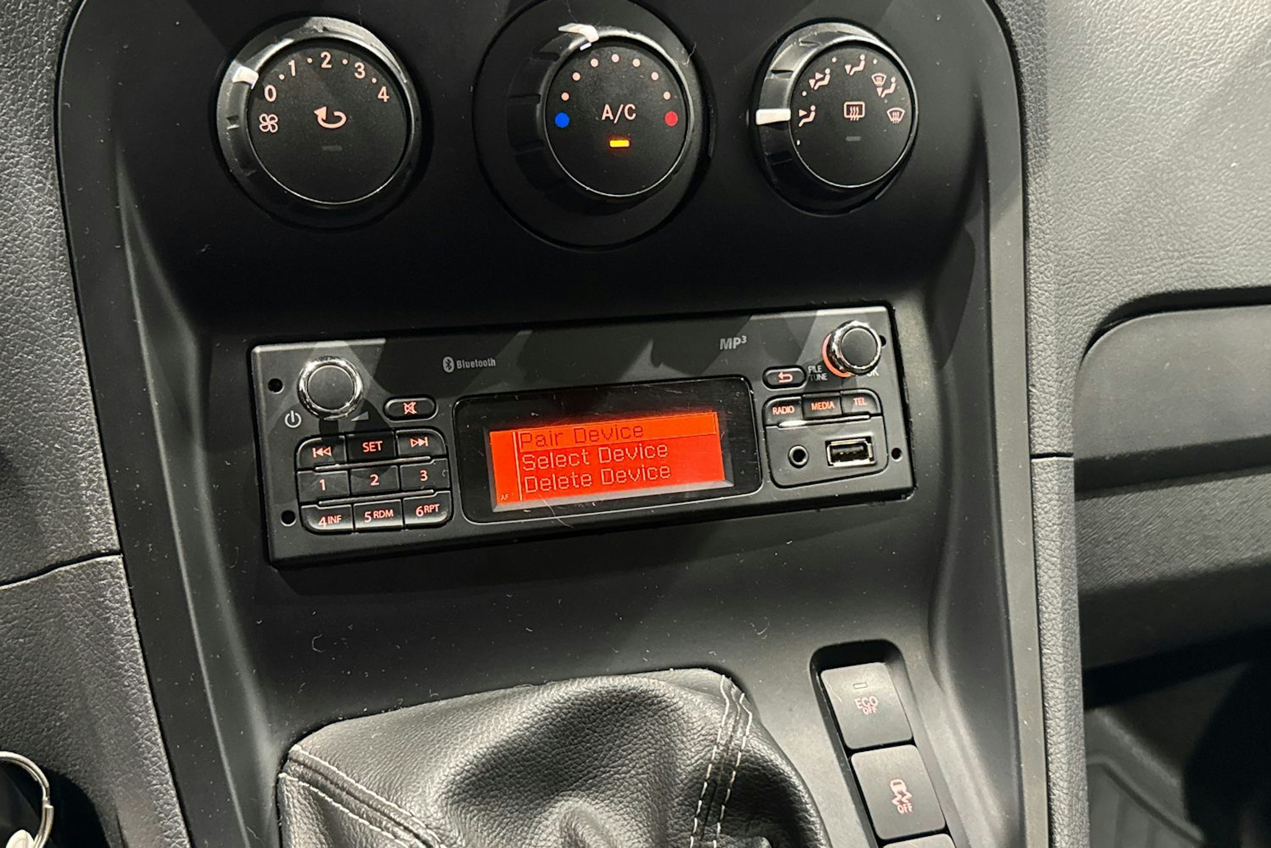 valkoinen Mercedes-Benz Citan 2019 kuva 17.