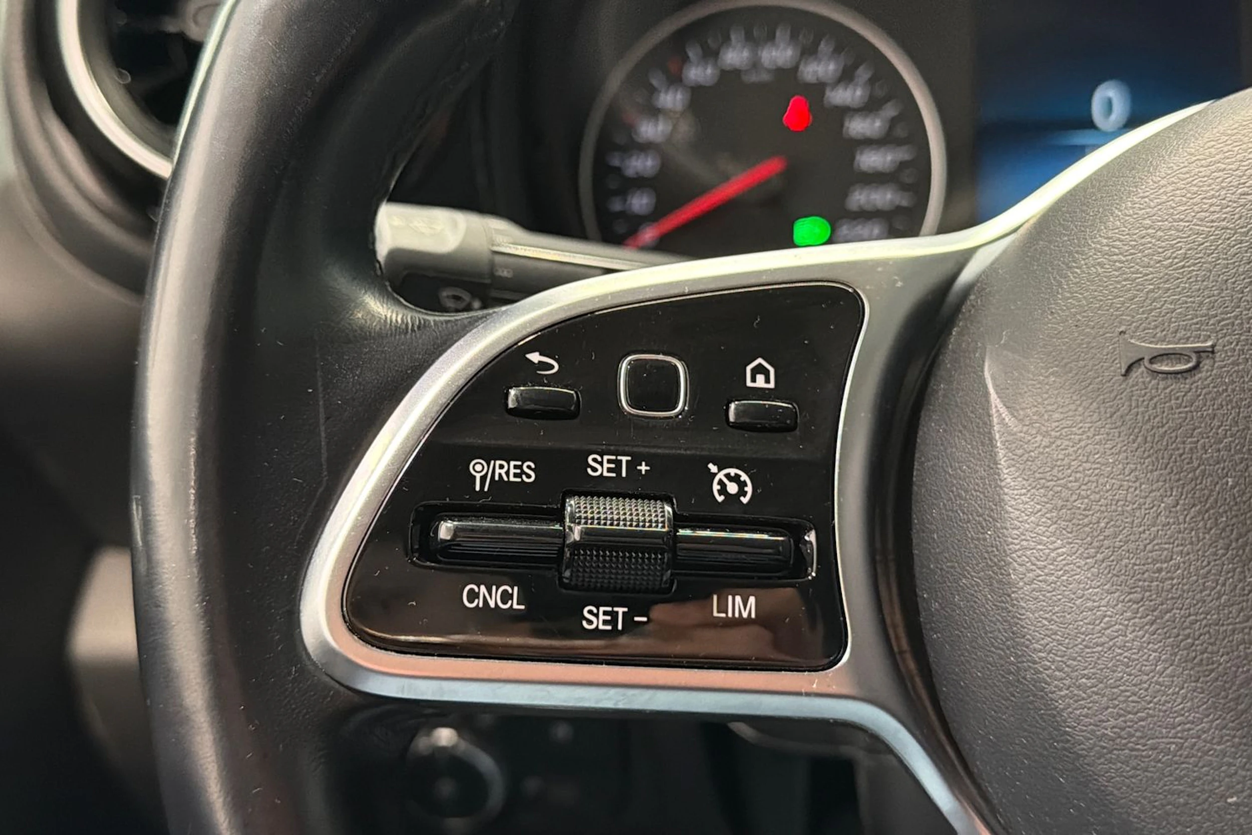 Valkoinen Mercedes-Benz CITAN 2022 kuva 17.