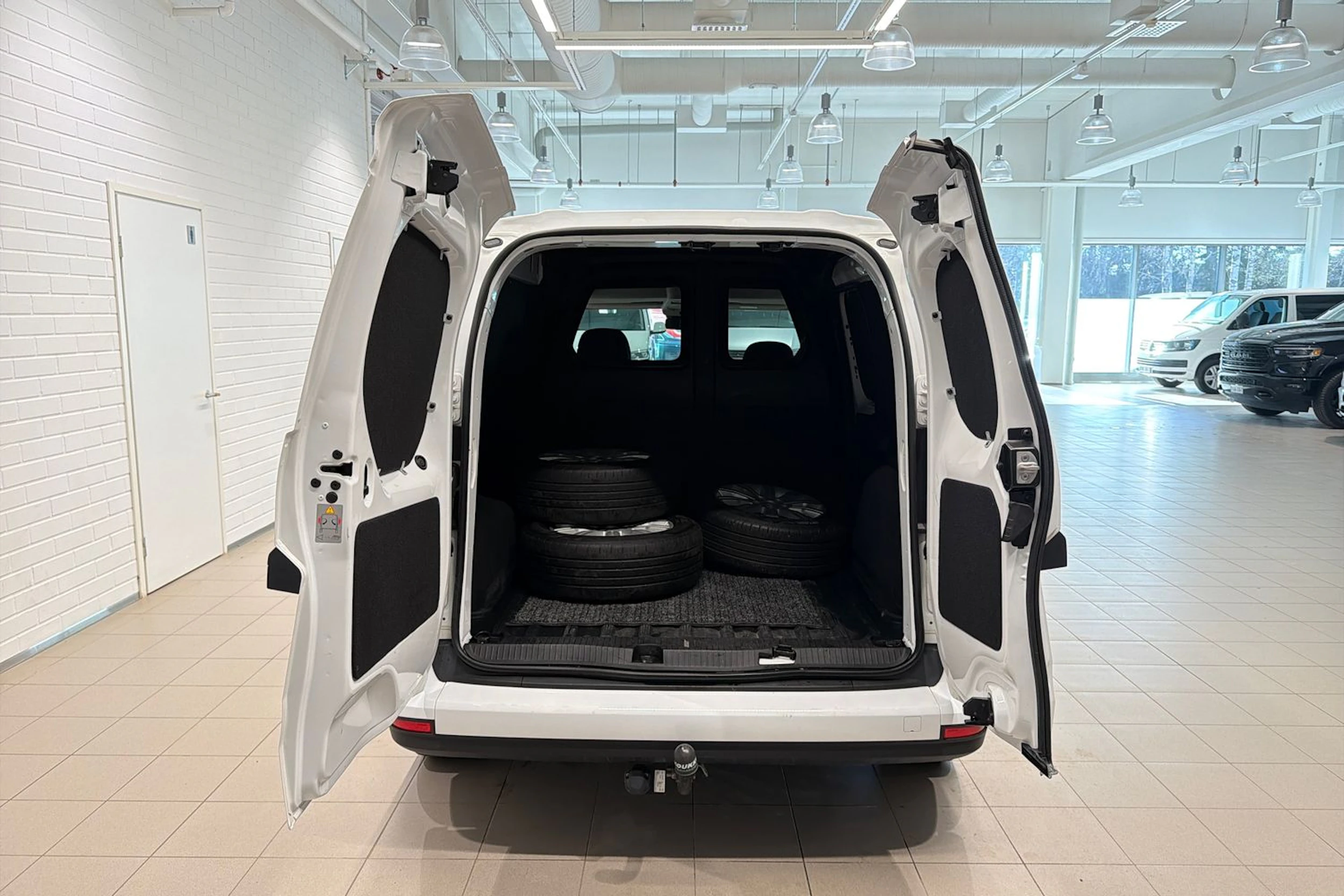 Valkoinen Mercedes-Benz CITAN 2022 kuva 30.