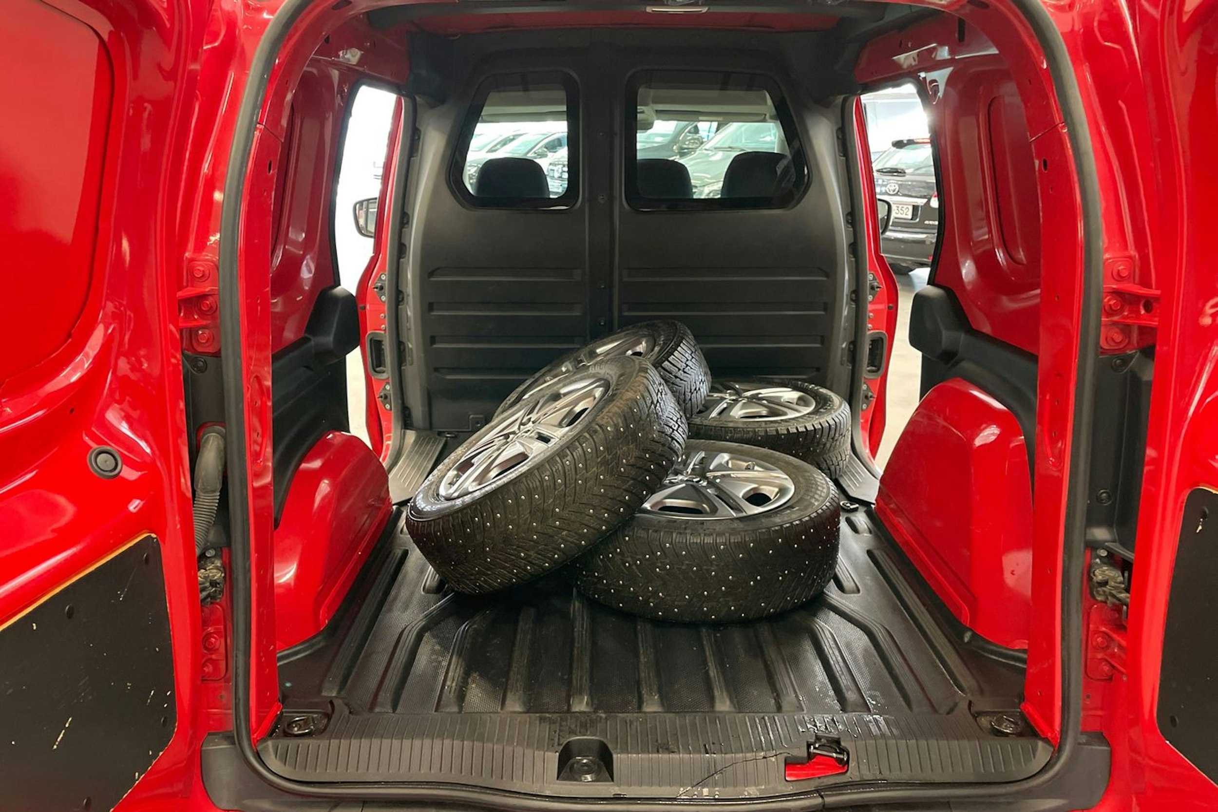 punainen Mercedes-Benz Citan 2022 kuva 13.