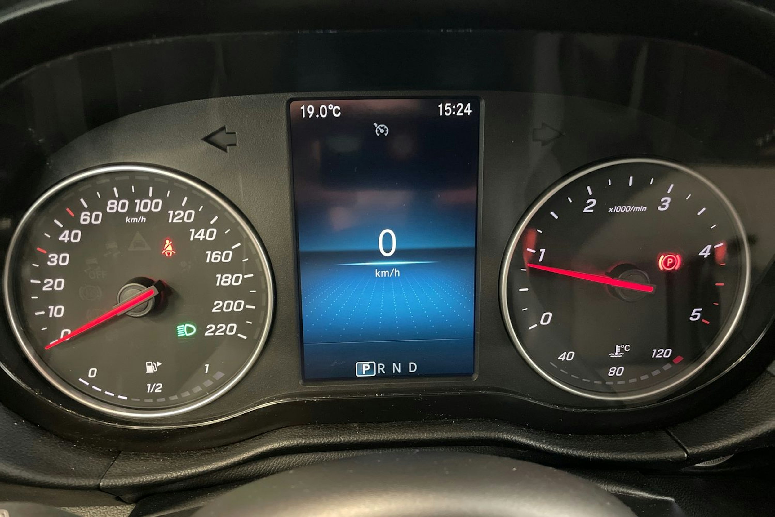 punainen Mercedes-Benz Citan 2022 kuva 20.
