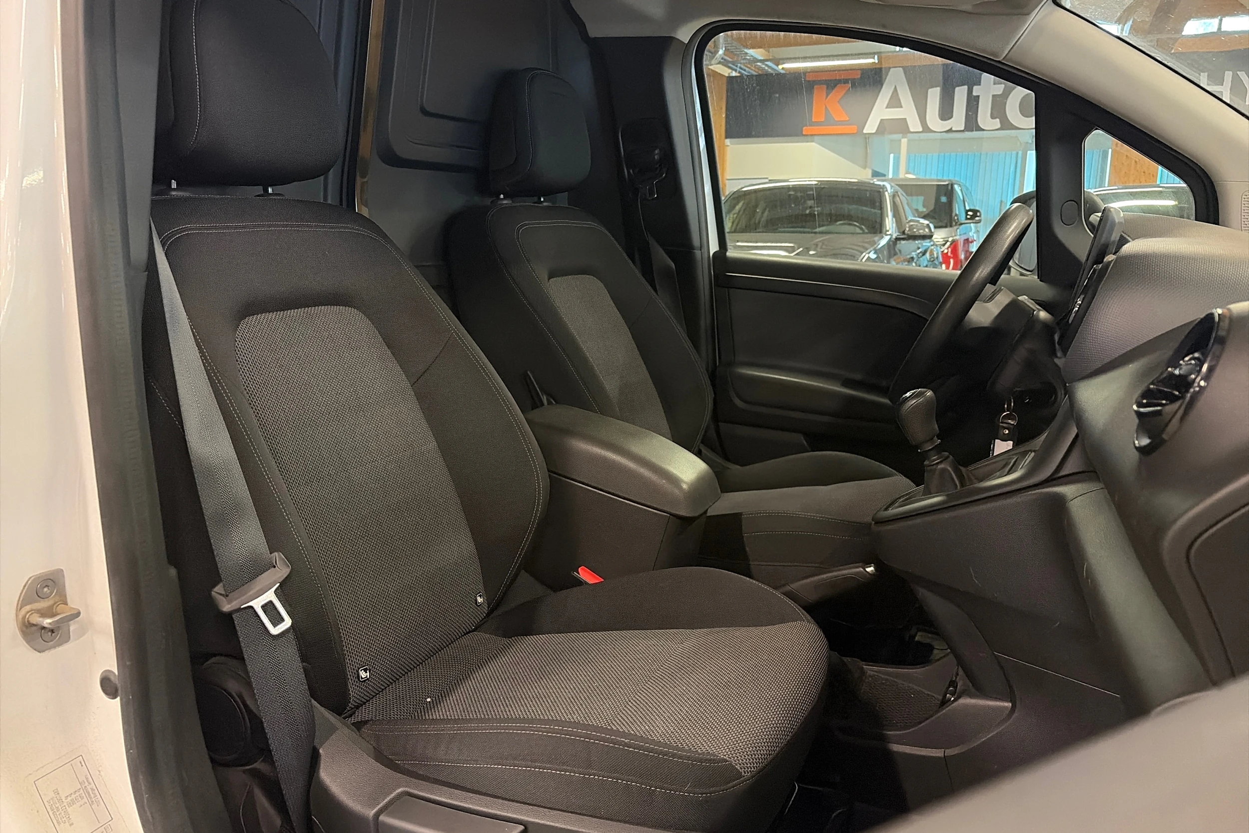 valkoinen Mercedes-Benz Citan 2022 kuva 5.