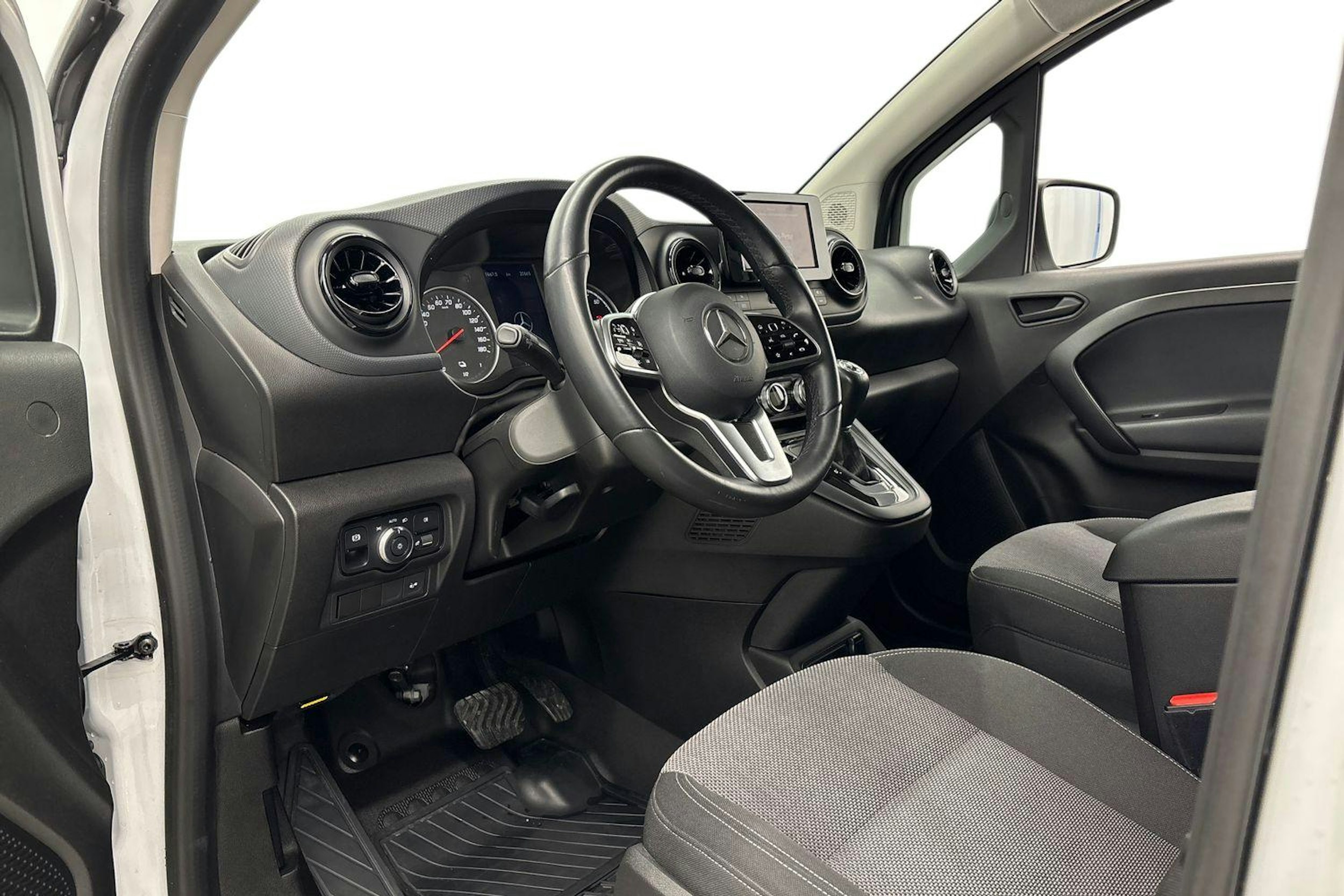 valkoinen Mercedes-Benz Citan 2023 kuva 8.