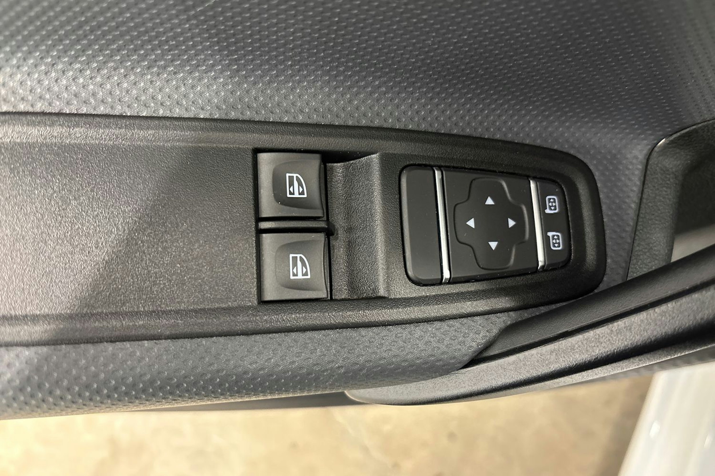 valkoinen Mercedes-Benz Citan 2023 kuva 17.