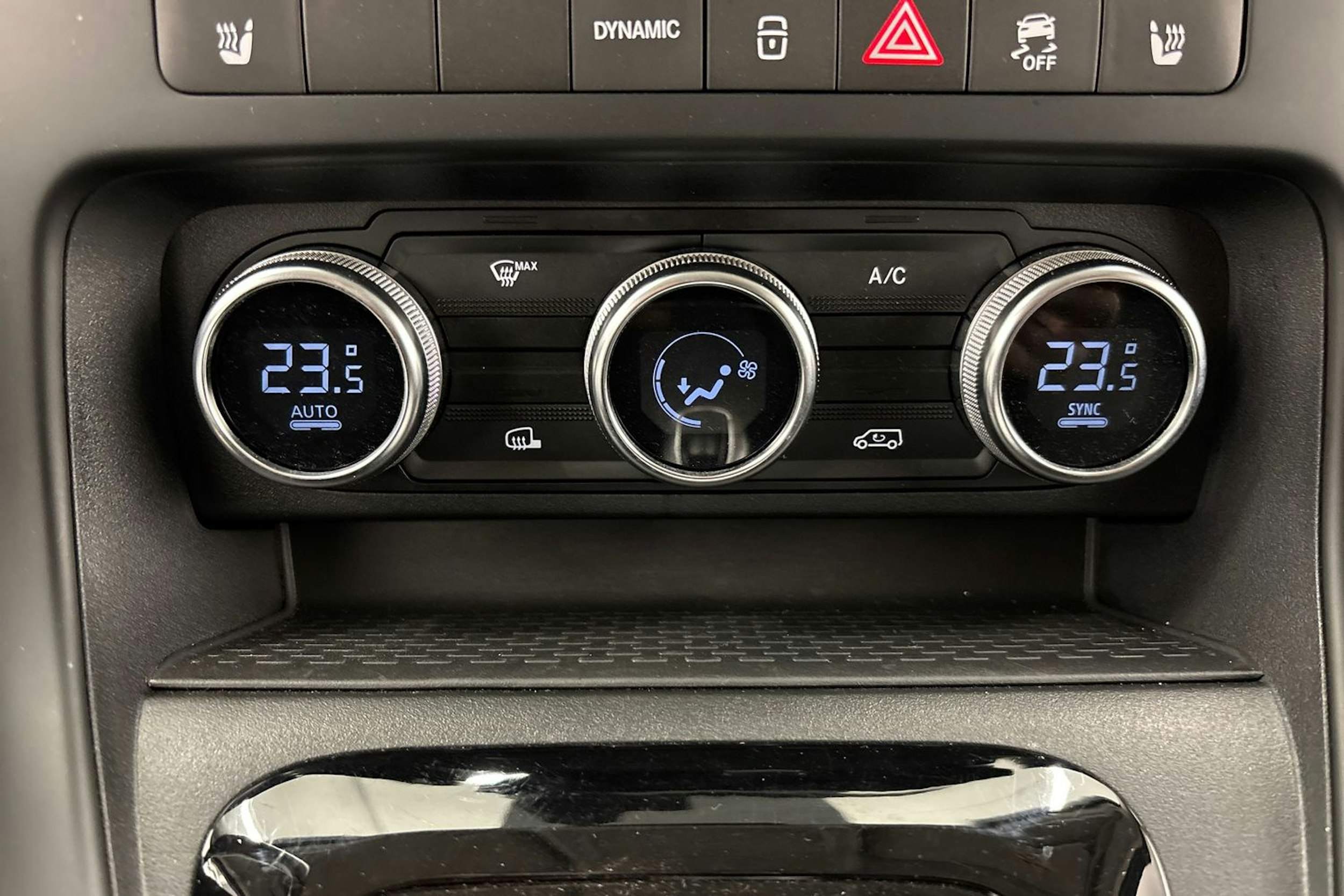 valkoinen Mercedes-Benz Citan 2023 kuva 20.