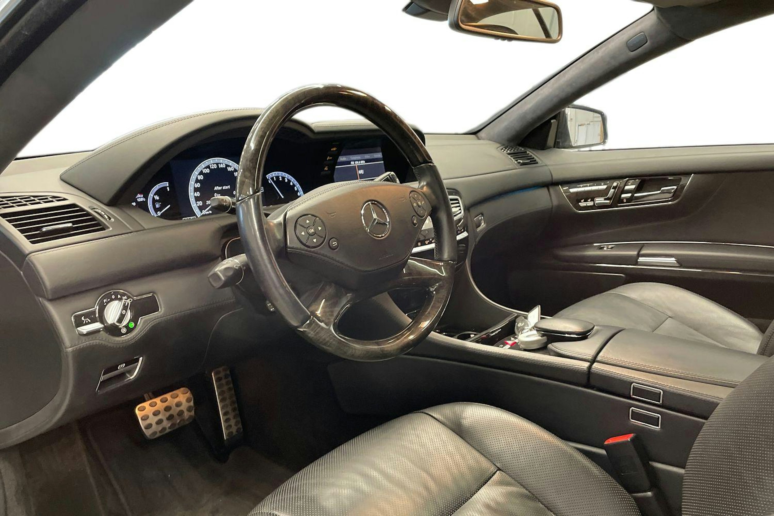 musta Mercedes-Benz CL 2013 kuva 7.