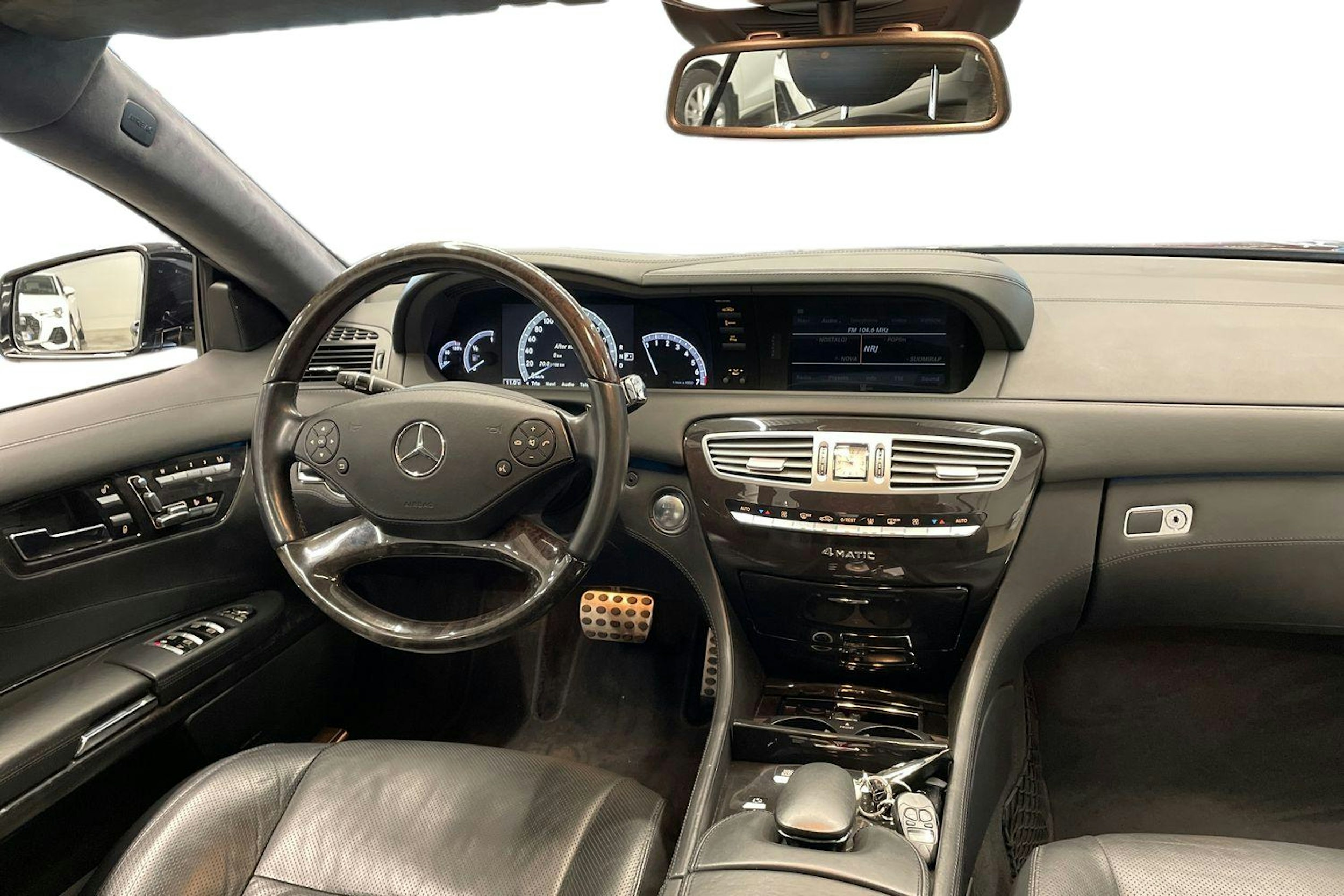 musta Mercedes-Benz CL 2013 kuva 9.