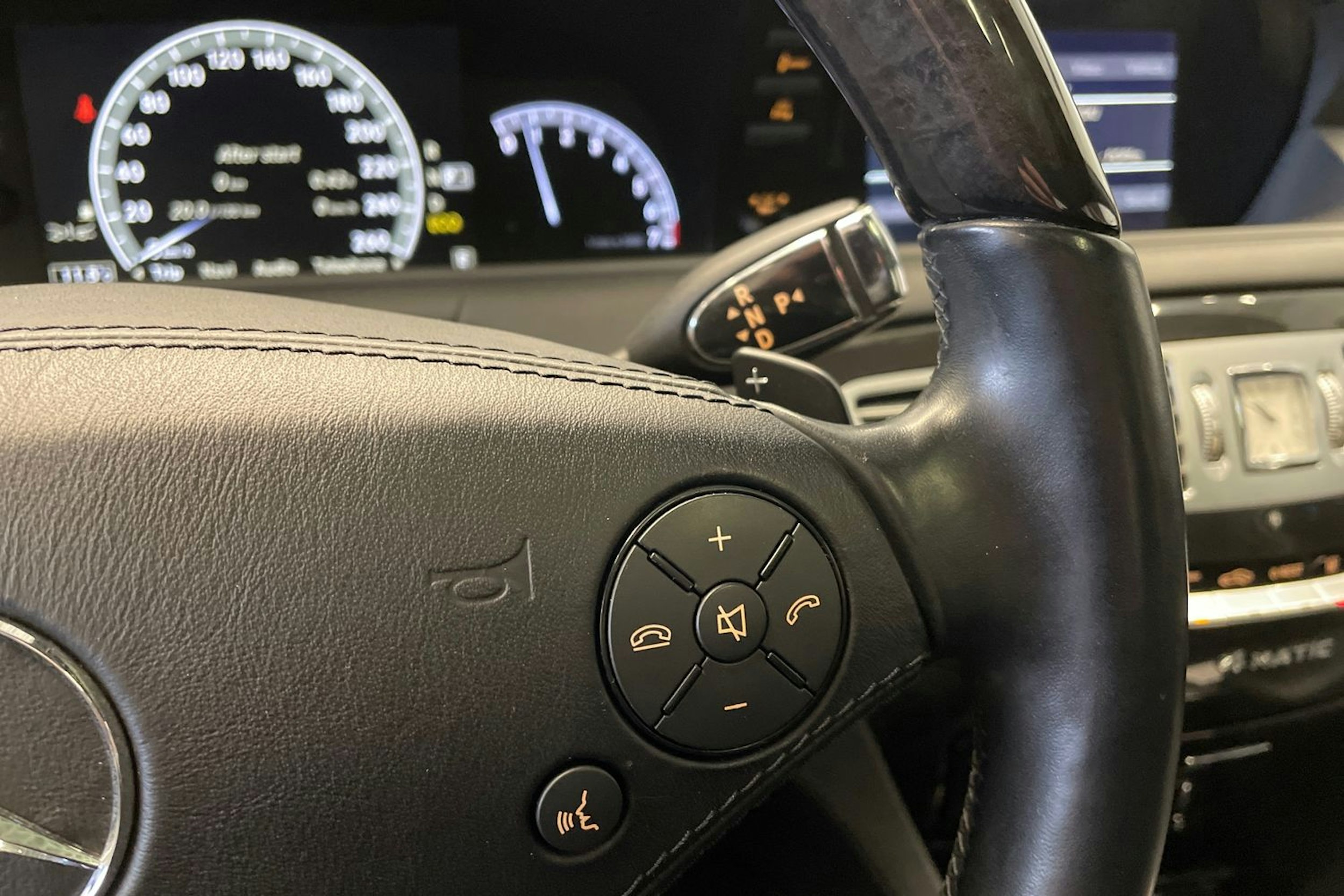 musta Mercedes-Benz CL 2013 kuva 20.