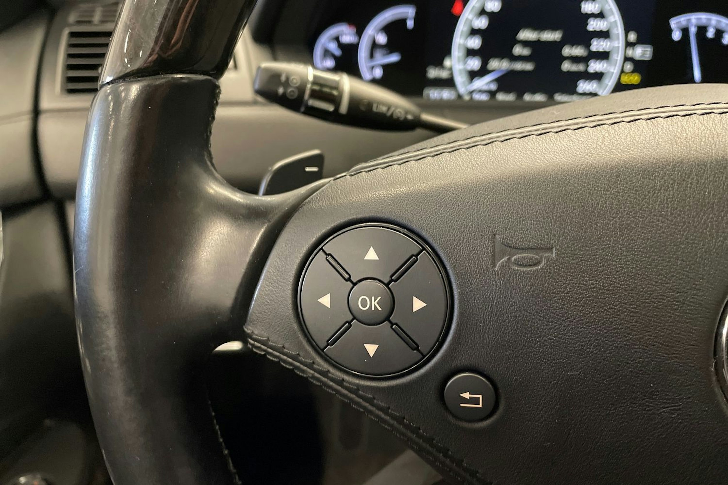 musta Mercedes-Benz CL 2013 kuva 21.