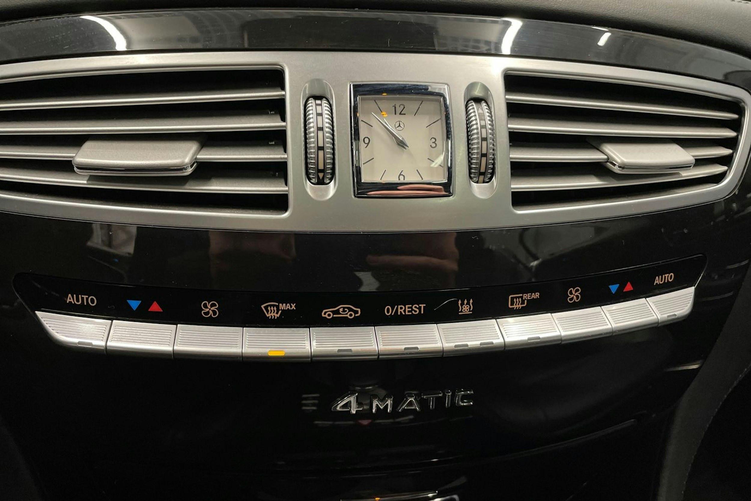 musta Mercedes-Benz CL 2013 kuva 29.