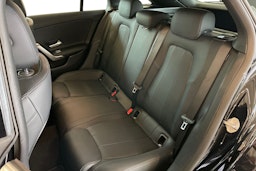 Musta Mercedes-Benz CLA 200 d 2022 kuva 10.