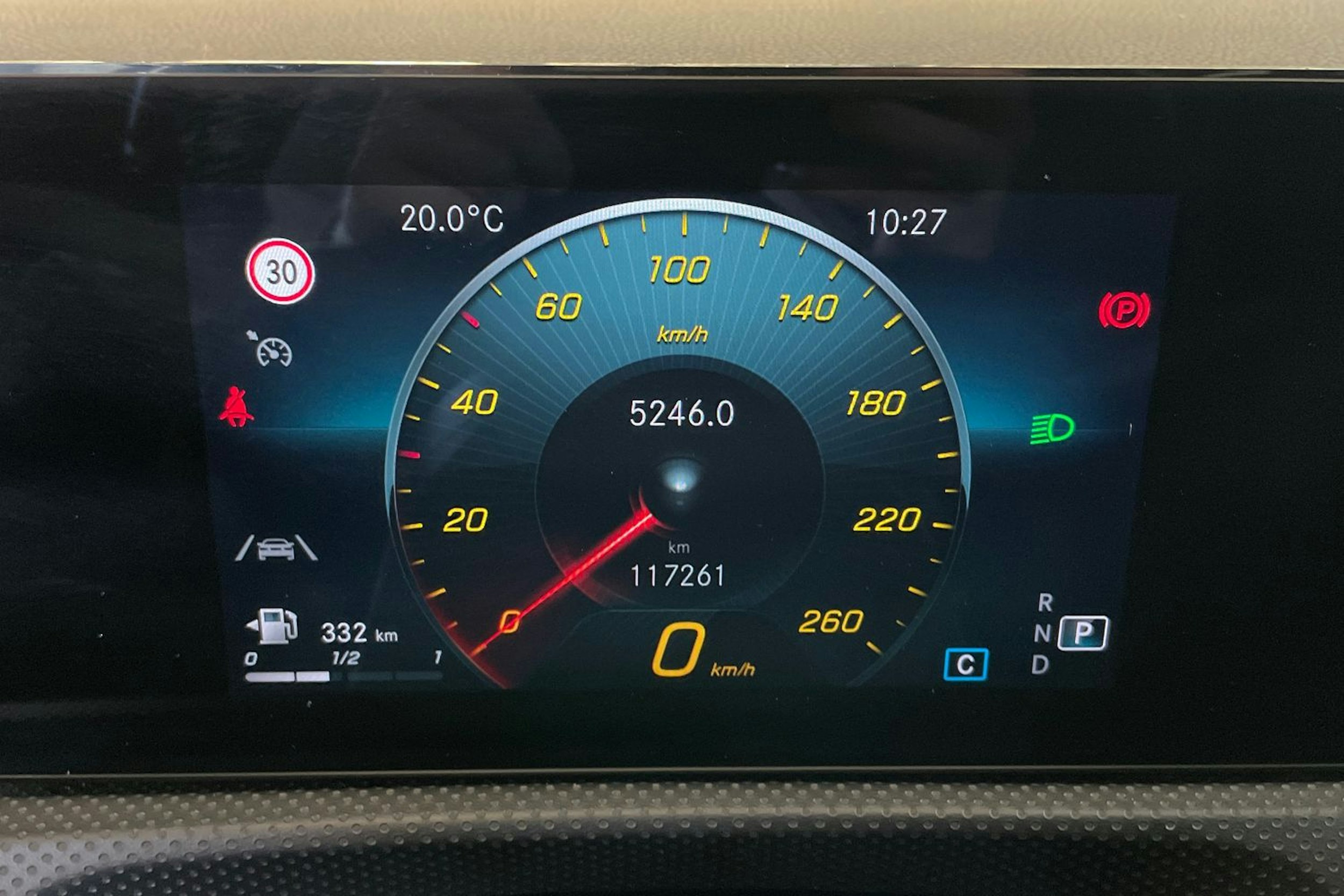 Musta Mercedes-Benz CLA 200 d 2022 kuva 16.