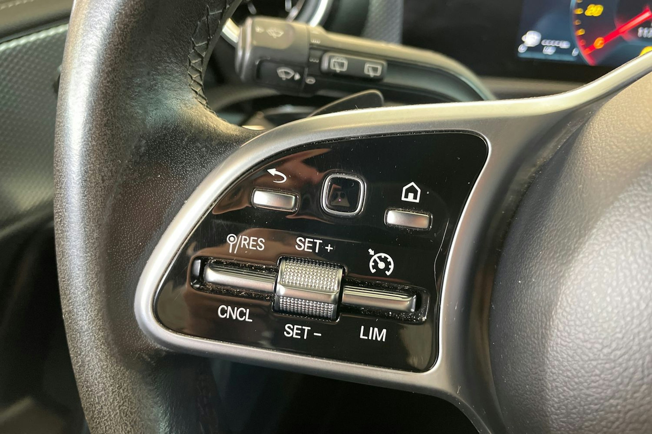 Musta Mercedes-Benz CLA 200 d 2022 kuva 20.