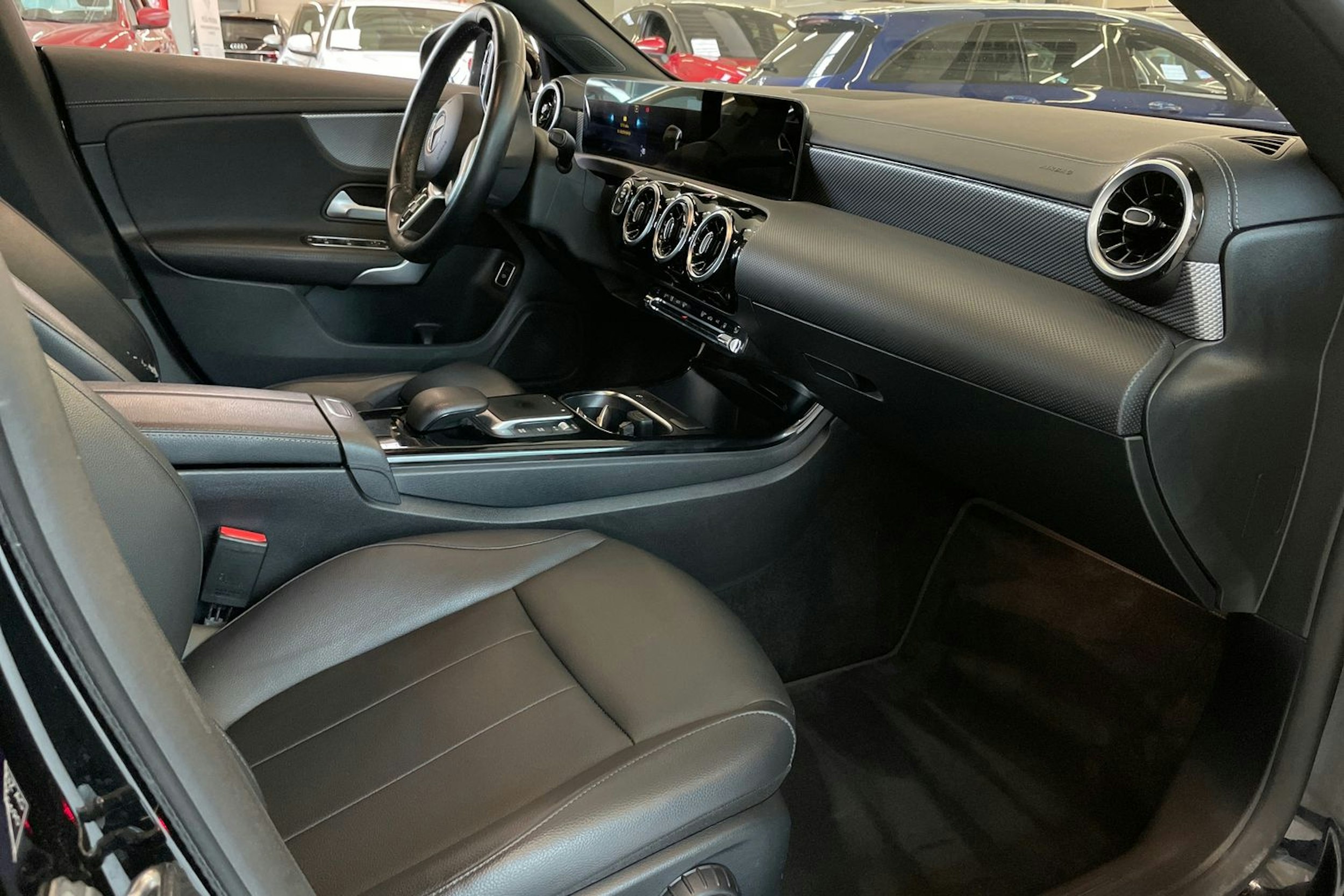 Musta Mercedes-Benz CLA 200 d 2022 kuva 22.