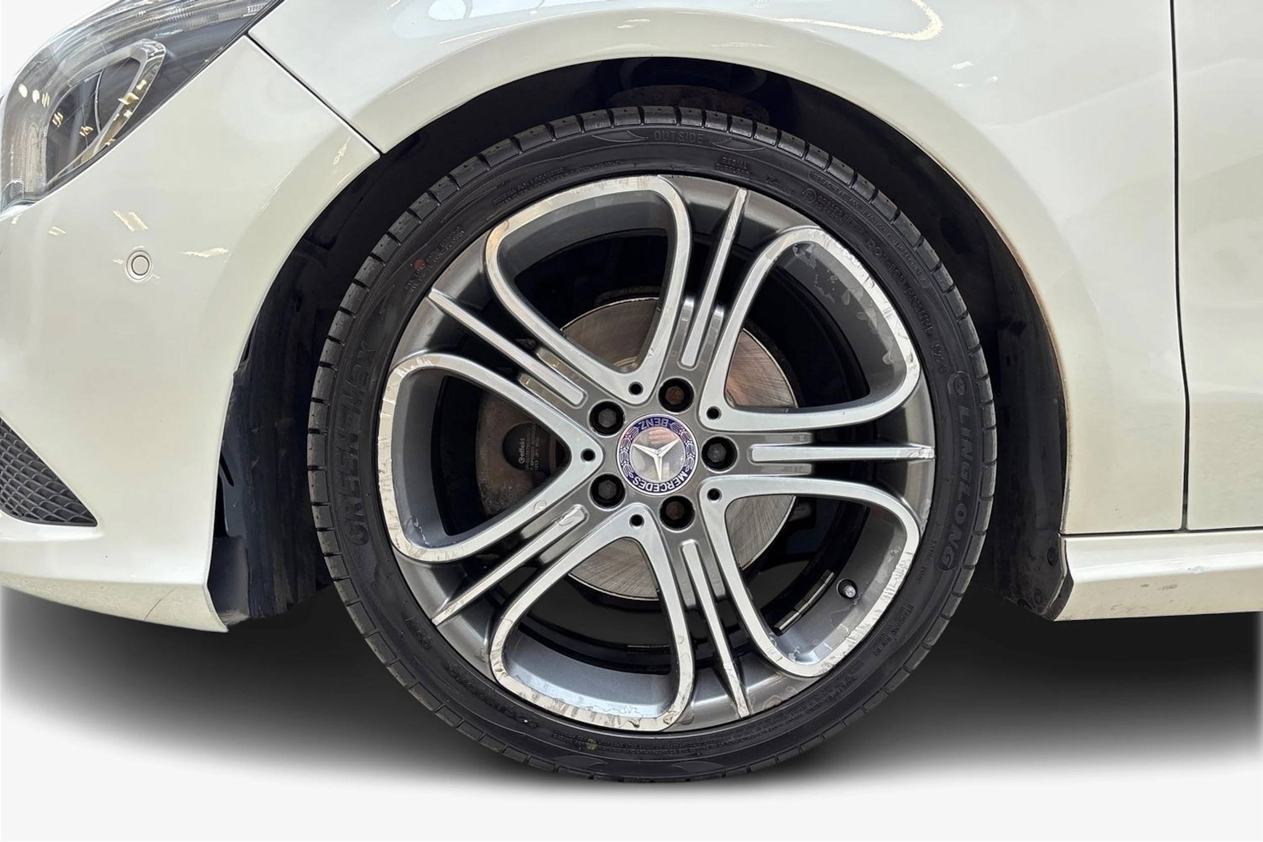 valkoinen Mercedes-Benz CLA 2013 kuva 9.
