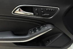 valkoinen Mercedes-Benz CLA 2013 kuva 13.