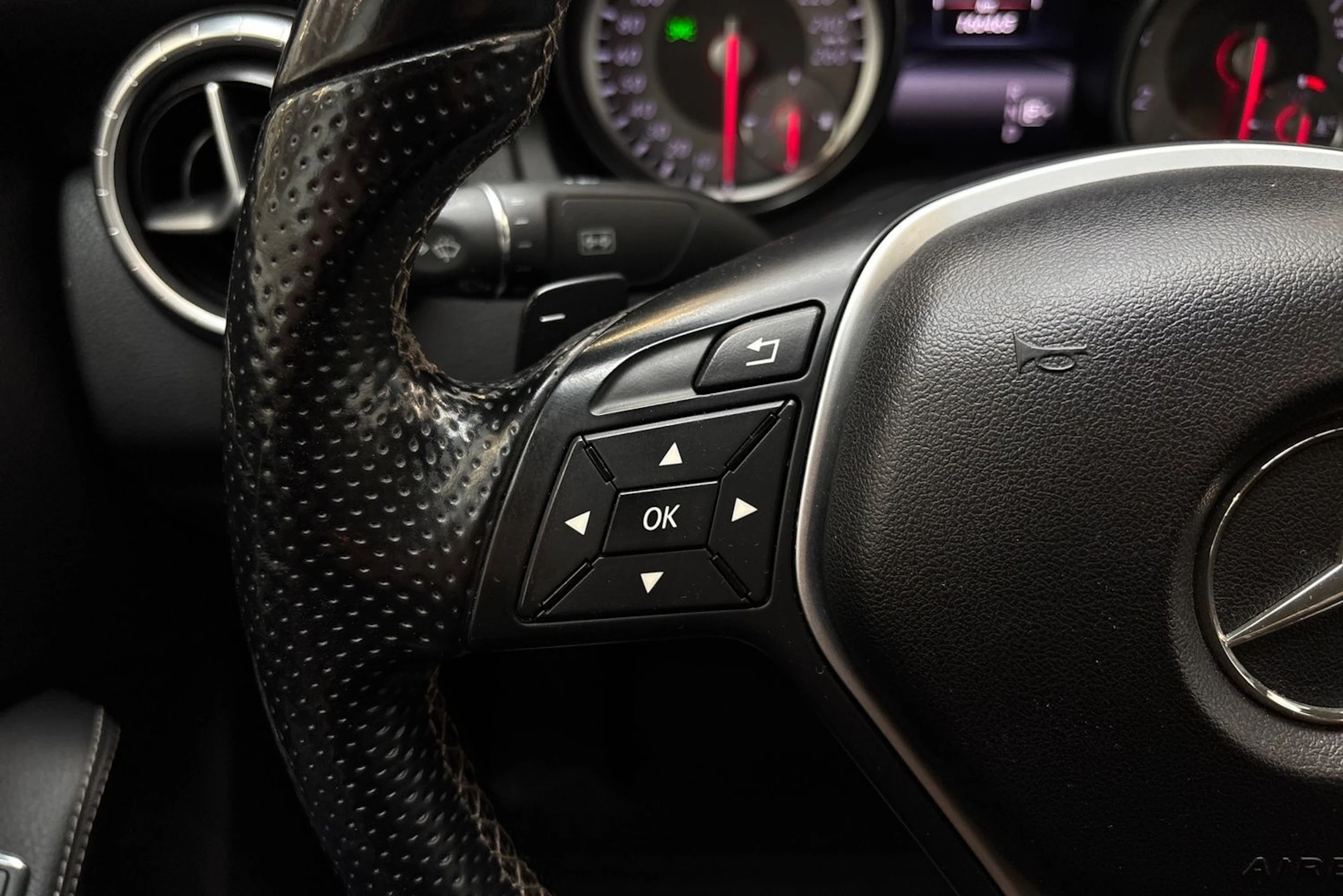 valkoinen Mercedes-Benz CLA 2013 kuva 14.