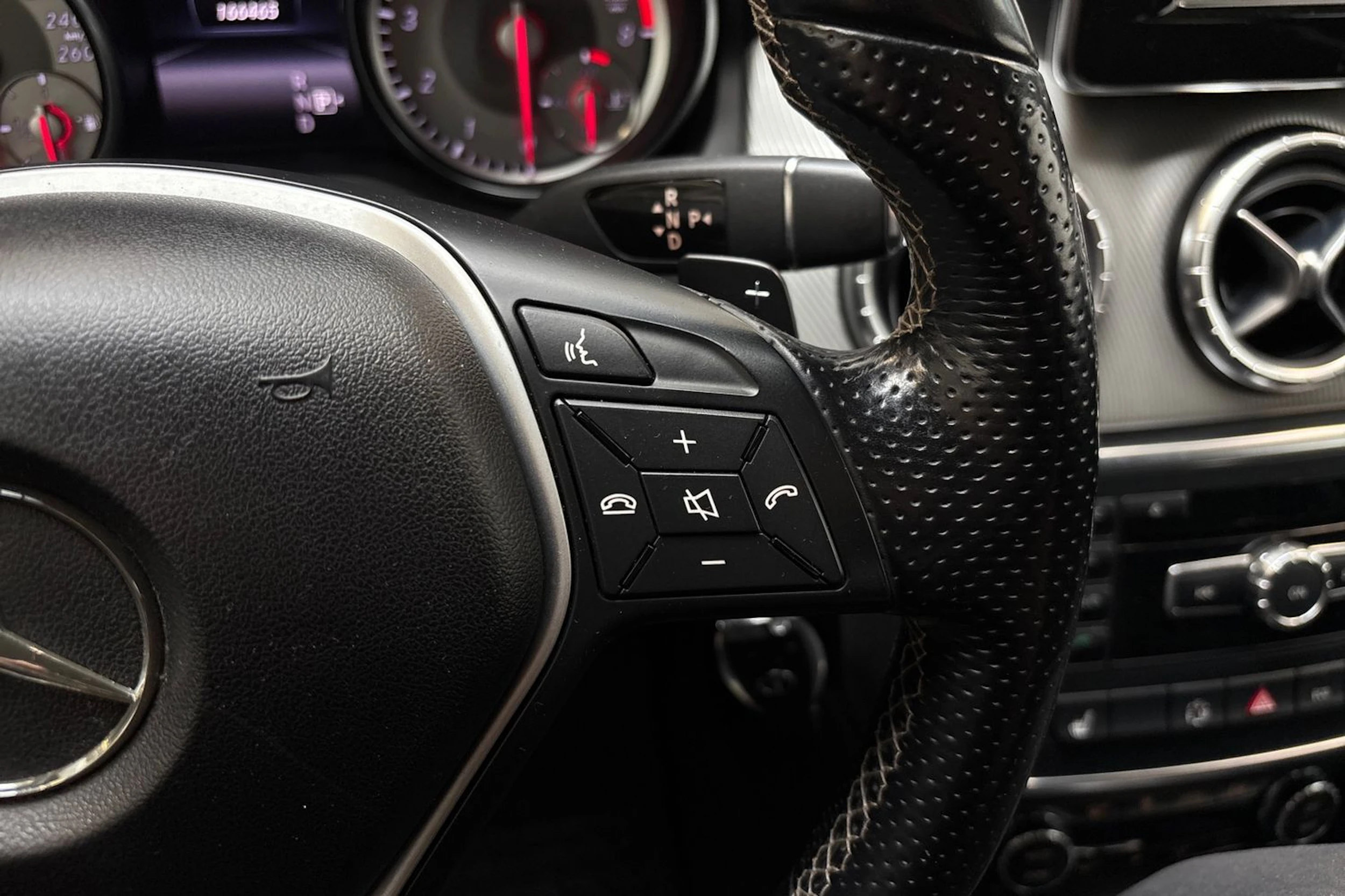 valkoinen Mercedes-Benz CLA 2013 kuva 15.