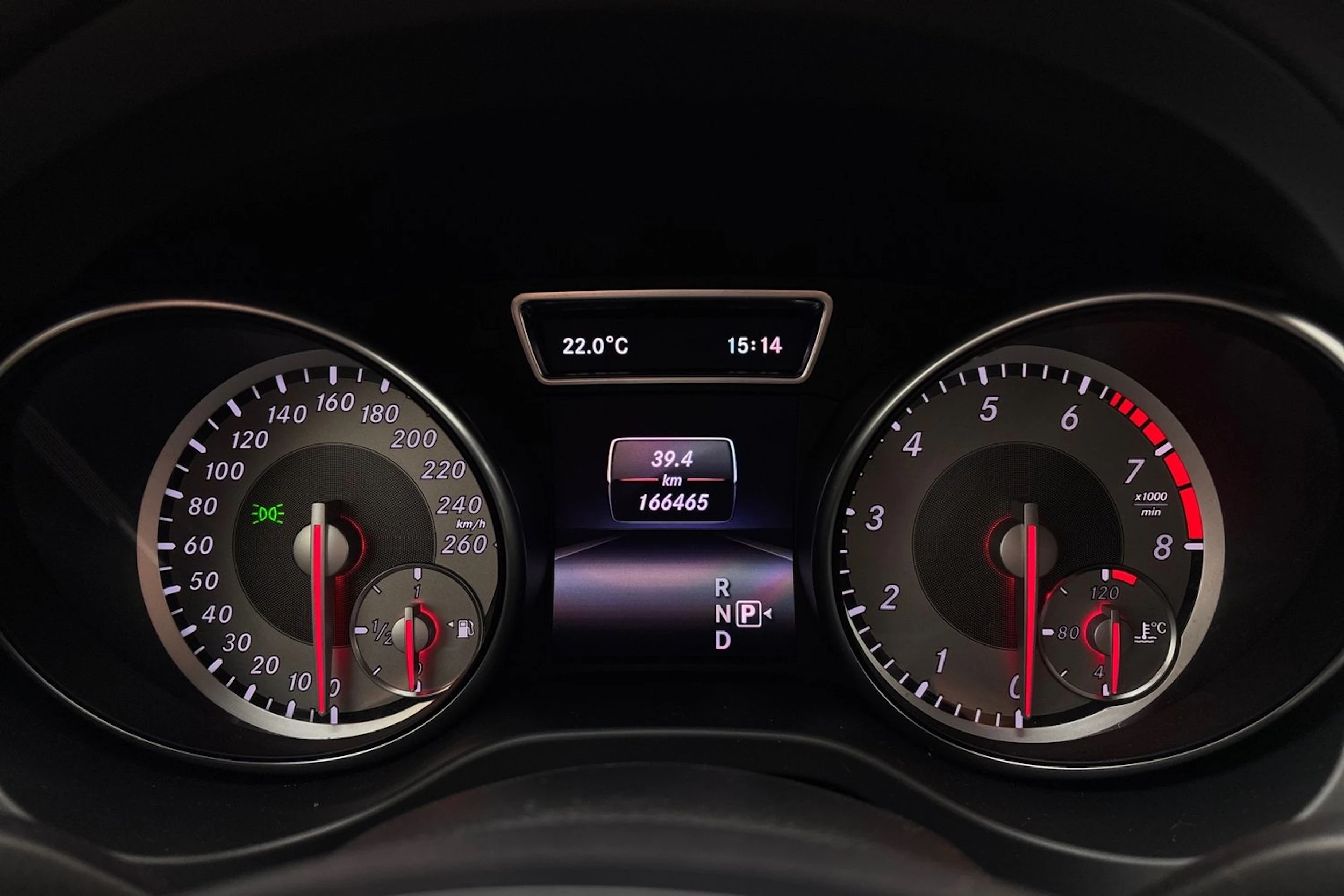 valkoinen Mercedes-Benz CLA 2013 kuva 16.
