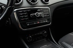 valkoinen Mercedes-Benz CLA 2013 kuva 17.