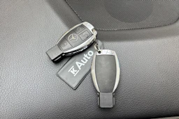 valkoinen Mercedes-Benz CLA 2013 kuva 20.