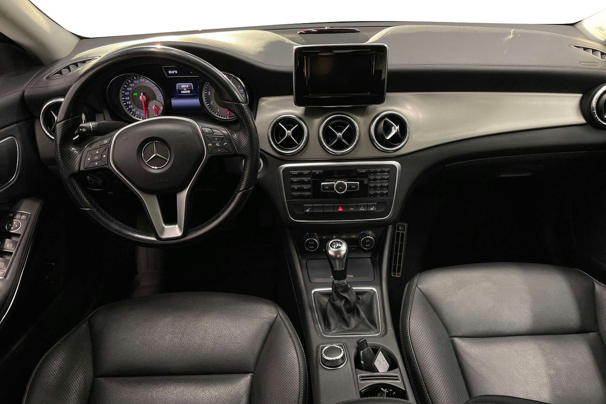 Harmaa Mercedes-Benz CLA 2014 kuva 9.