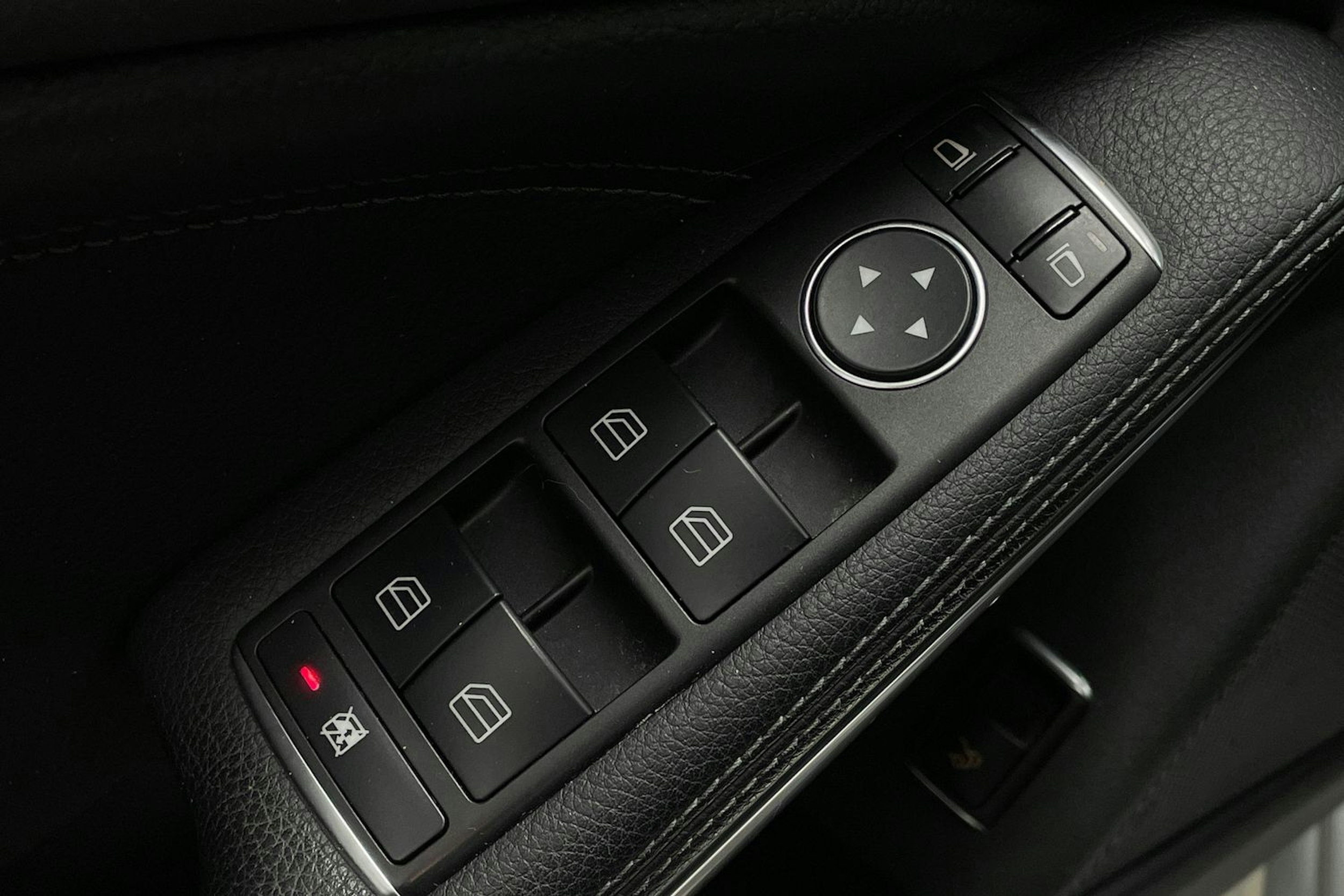 Harmaa Mercedes-Benz CLA 2014 kuva 14.