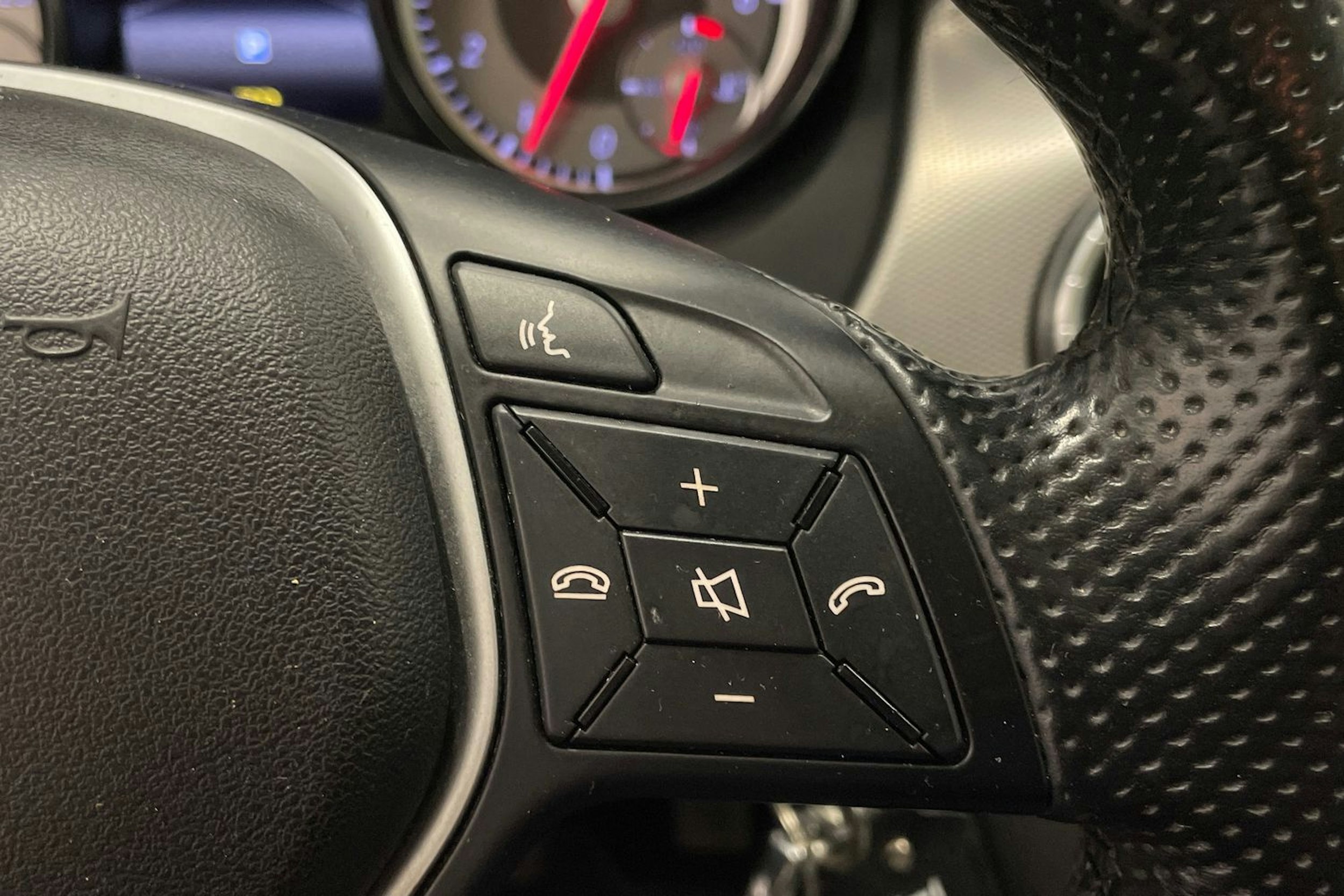 Harmaa Mercedes-Benz CLA 2014 kuva 17.