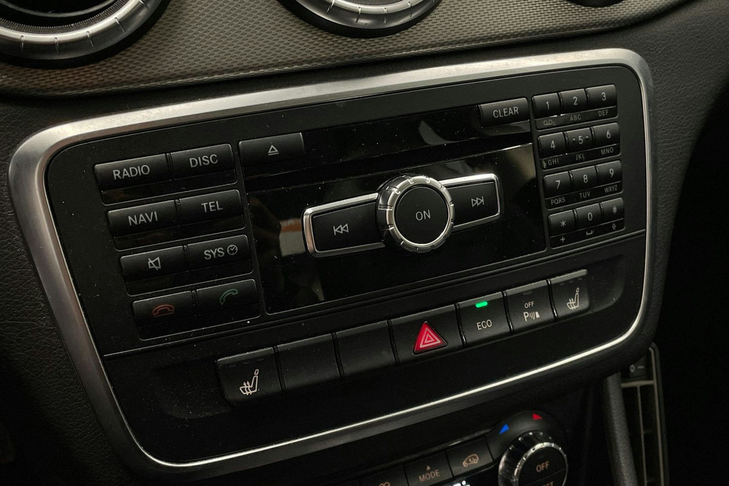 Harmaa Mercedes-Benz CLA 2014 kuva 20.