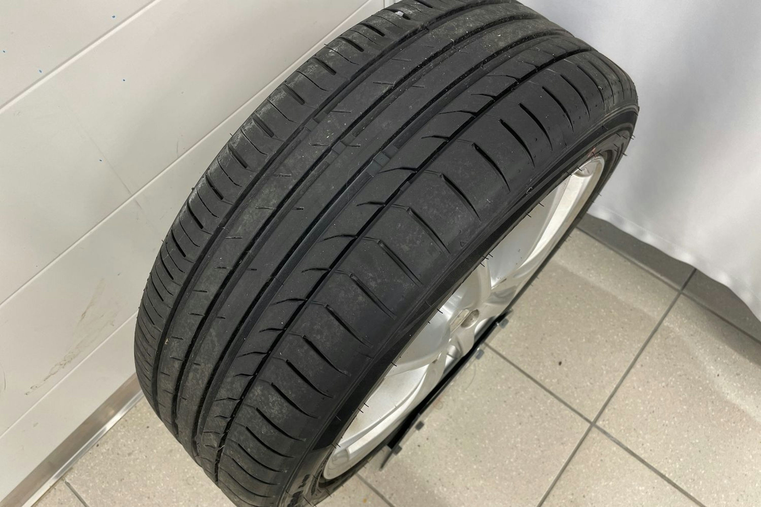 Harmaa Mercedes-Benz CLA 2014 kuva 25.