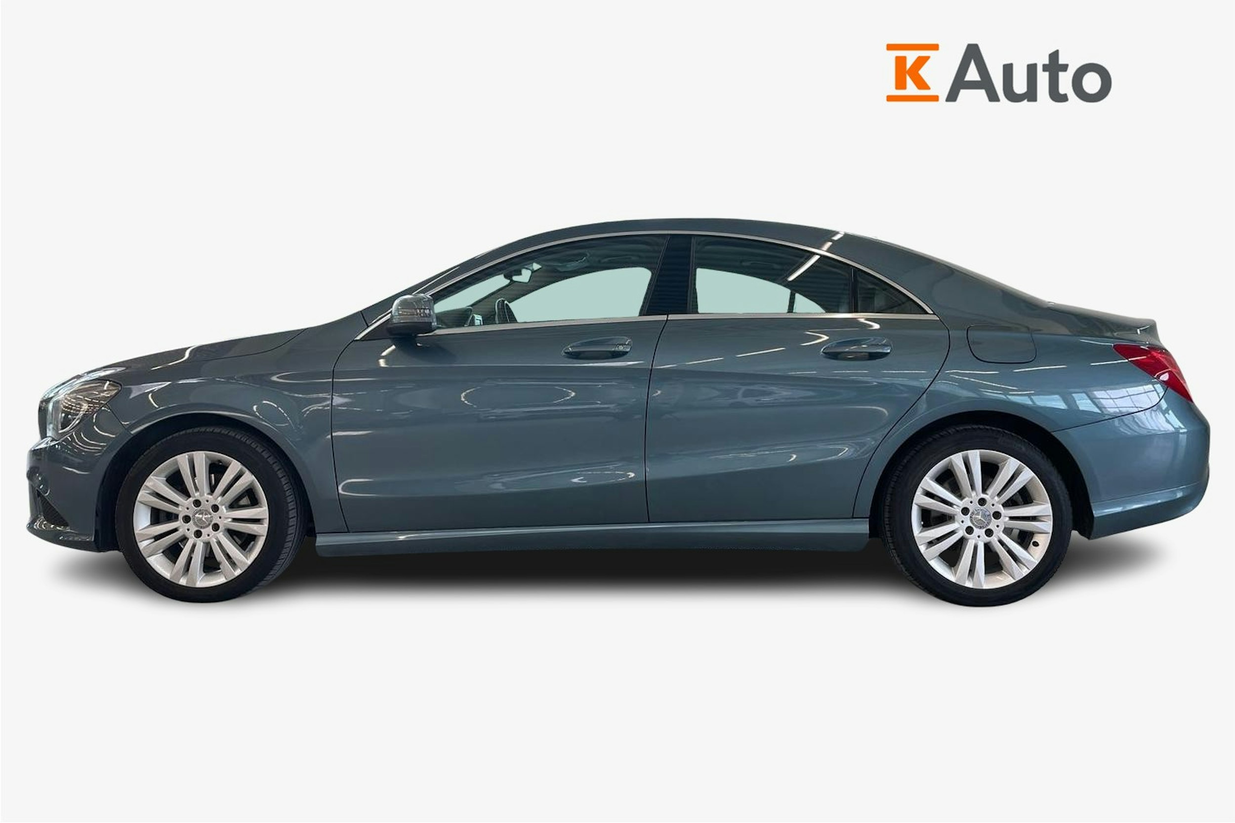 Sininen Mercedes-Benz CLA 2014 kuva 6.