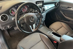 Sininen Mercedes-Benz CLA 2014 kuva 7.